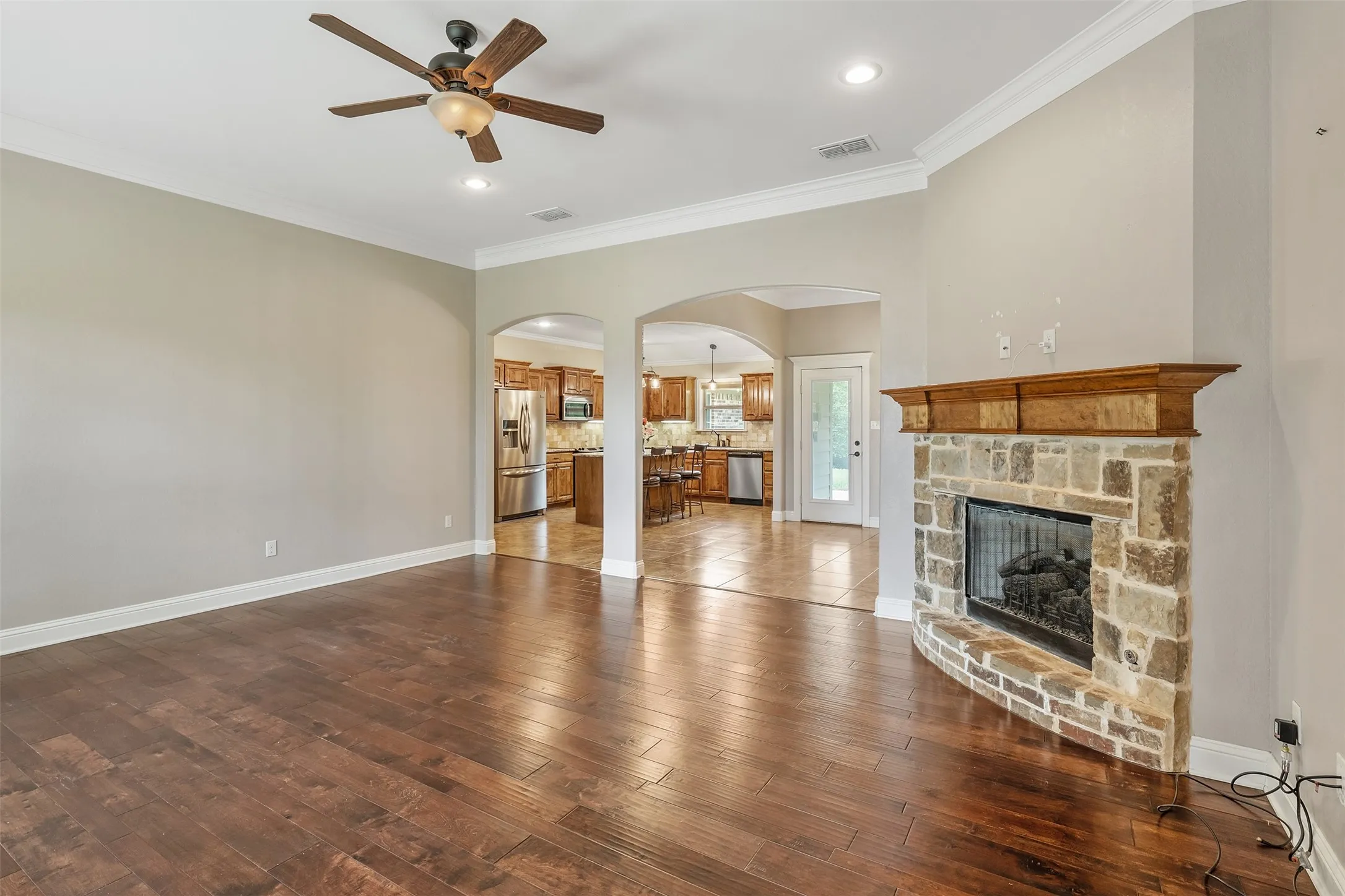 Single Family Residence For Sale in Smith County , 13553 Country Glen, Tyler, Texas 75706, 4 Bedroom, 2 Bathroom, 2 Garage spaces, 2,129 Sqft, built in 2015, mls#21285613, Real Estate Agent in Tyler, Homes For Sale in Smith county, Homes For Sale in Tyler, Realtor in Tyler Texas, Real Estate Brokerage Independent Realty Texas, Luminita Cordes Realtor