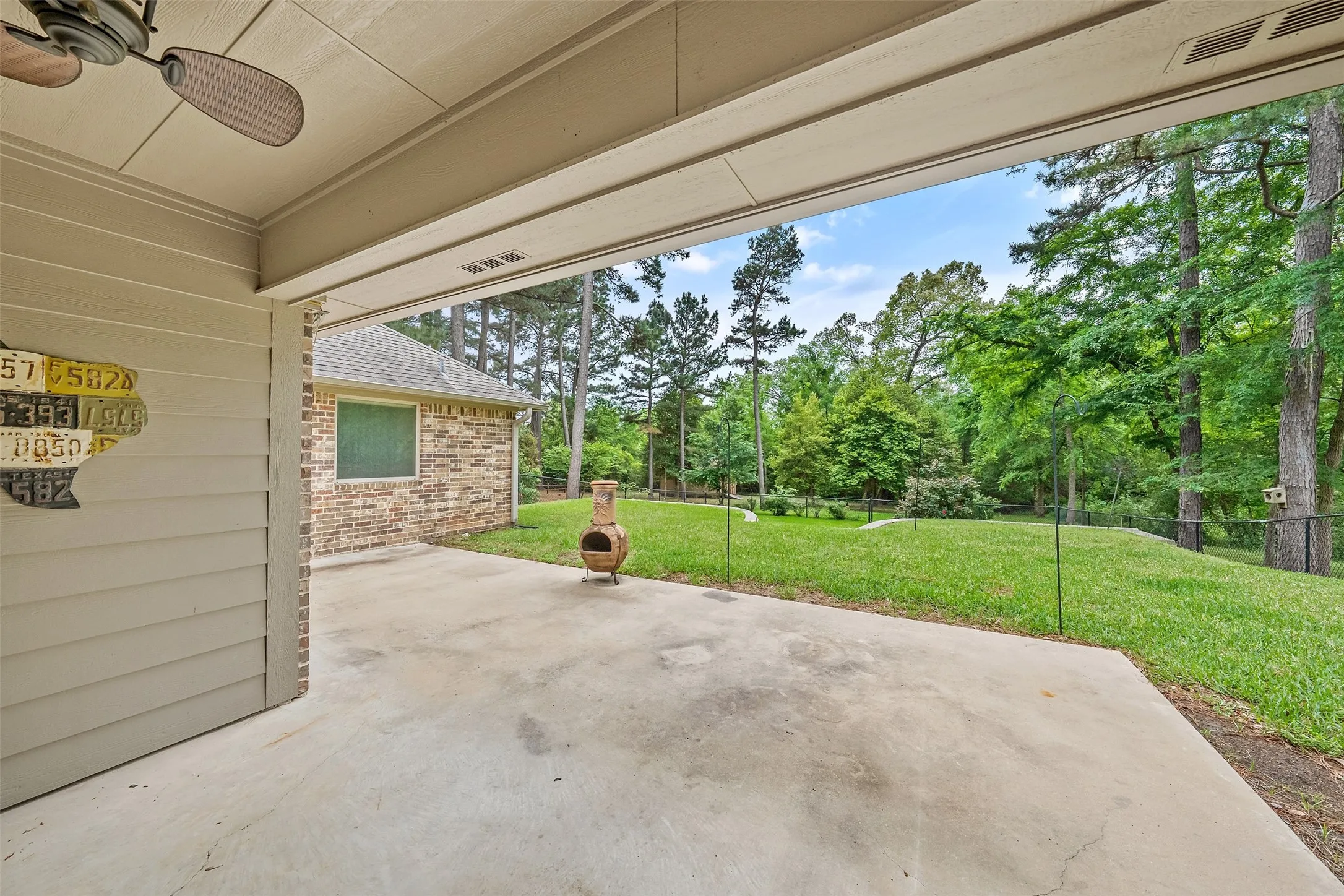 Single Family Residence For Sale in Smith County , 13553 Country Glen, Tyler, Texas 75706, 4 Bedroom, 2 Bathroom, 2 Garage spaces, 2,129 Sqft, built in 2015, mls#21285613, Real Estate Agent in Tyler, Homes For Sale in Smith county, Homes For Sale in Tyler, Realtor in Tyler Texas, Real Estate Brokerage Independent Realty Texas, Luminita Cordes Realtor