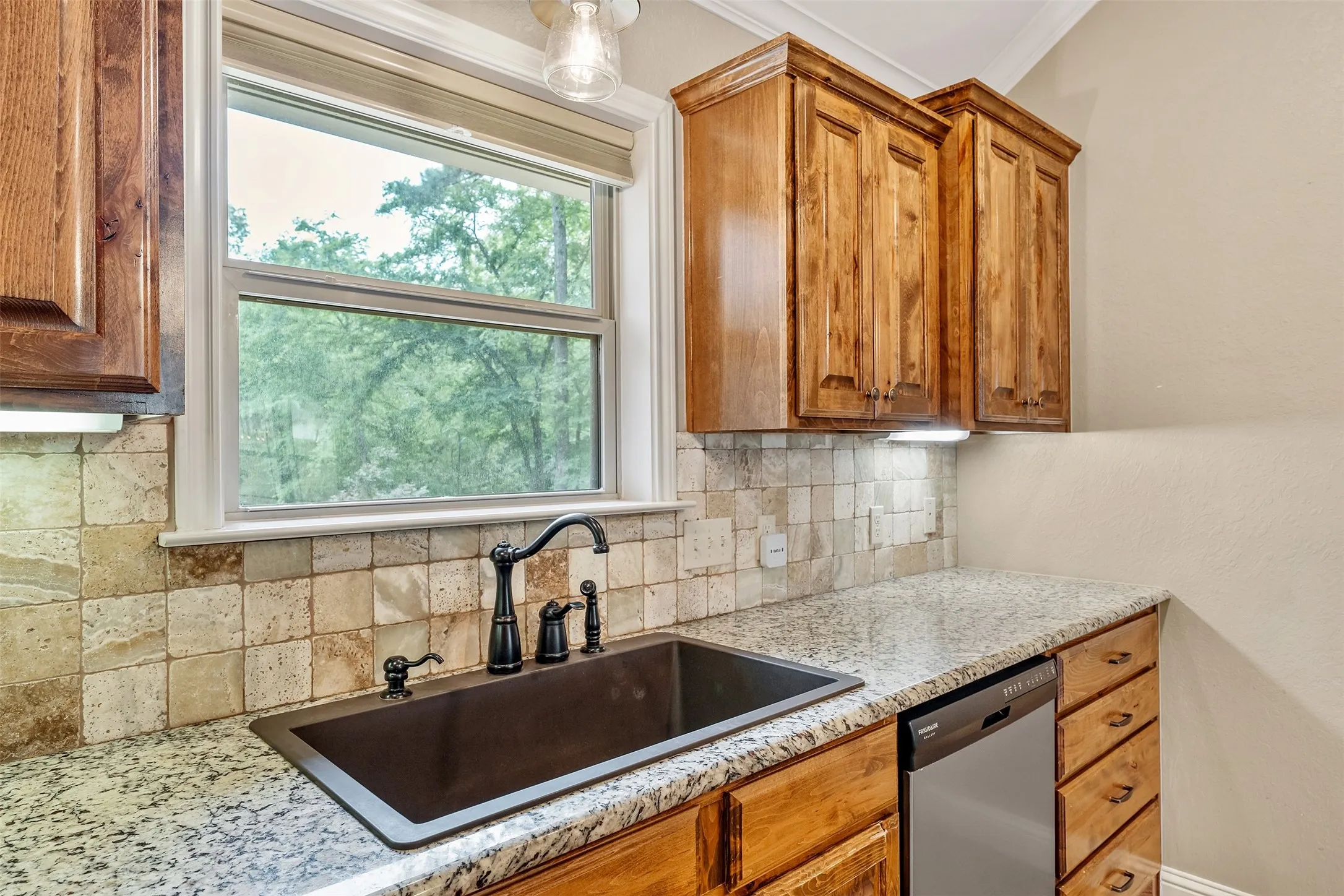 Single Family Residence For Sale in Smith County , 13553 Country Glen, Tyler, Texas 75706, 4 Bedroom, 2 Bathroom, 2 Garage spaces, 2,129 Sqft, built in 2015, mls#21285613, Real Estate Agent in Tyler, Homes For Sale in Smith county, Homes For Sale in Tyler, Realtor in Tyler Texas, Real Estate Brokerage Independent Realty Texas, Luminita Cordes Realtor
