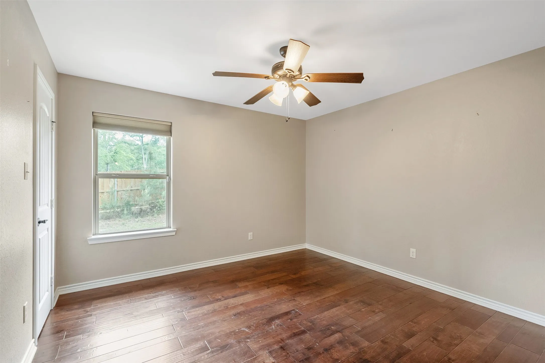 Single Family Residence For Sale in Smith County , 13553 Country Glen, Tyler, Texas 75706, 4 Bedroom, 2 Bathroom, 2 Garage spaces, 2,129 Sqft, built in 2015, mls#21285613, Real Estate Agent in Tyler, Homes For Sale in Smith county, Homes For Sale in Tyler, Realtor in Tyler Texas, Real Estate Brokerage Independent Realty Texas, Luminita Cordes Realtor