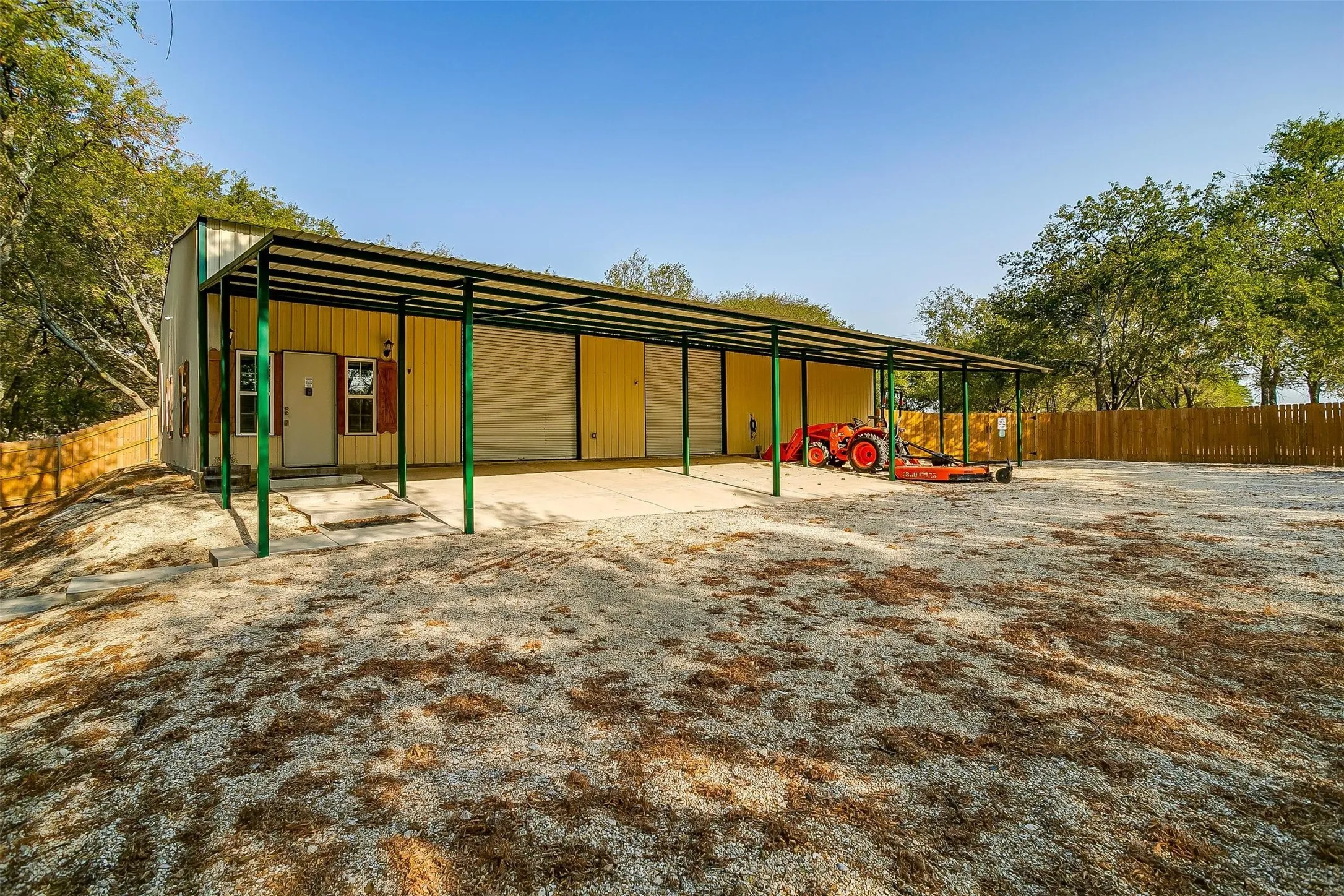 Mobile Home For Sale in Johnson County , 4500 Highland Trail, Joshua, Texas 76058, 4 Bedroom, 2 Bathroom, 2 Garage spaces, 1,782 Sqft, built in 2008, mls#21276616, Real Estate Agent in Joshua, Homes For Sale in Johnson county, Homes For Sale in Joshua, Realtor in Joshua Texas, Real Estate Brokerage Independent Realty Texas, Luminita Cordes Realtor