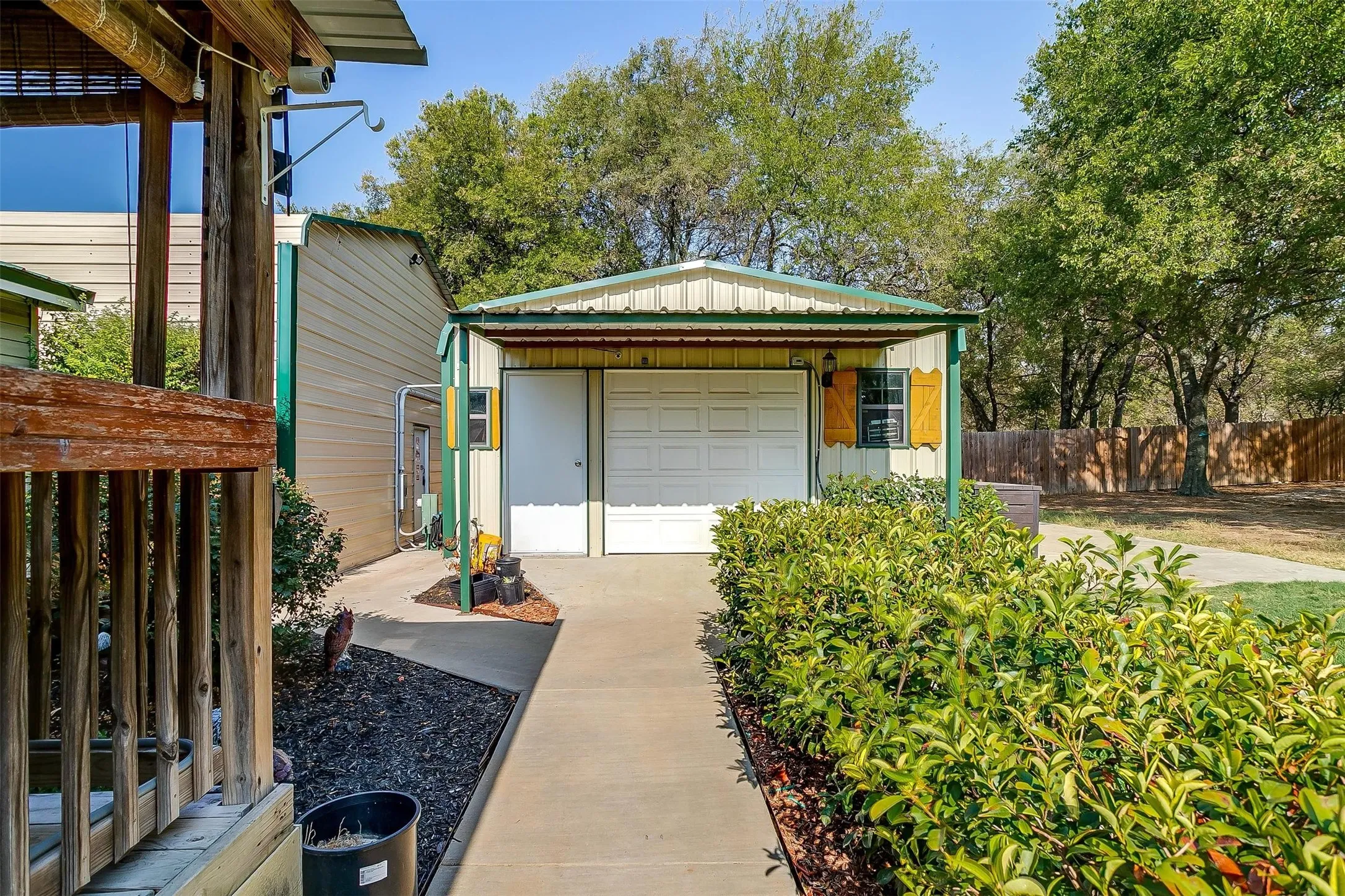 Mobile Home For Sale in Johnson County , 4500 Highland Trail, Joshua, Texas 76058, 4 Bedroom, 2 Bathroom, 2 Garage spaces, 1,782 Sqft, built in 2008, mls#21276616, Real Estate Agent in Joshua, Homes For Sale in Johnson county, Homes For Sale in Joshua, Realtor in Joshua Texas, Real Estate Brokerage Independent Realty Texas, Luminita Cordes Realtor