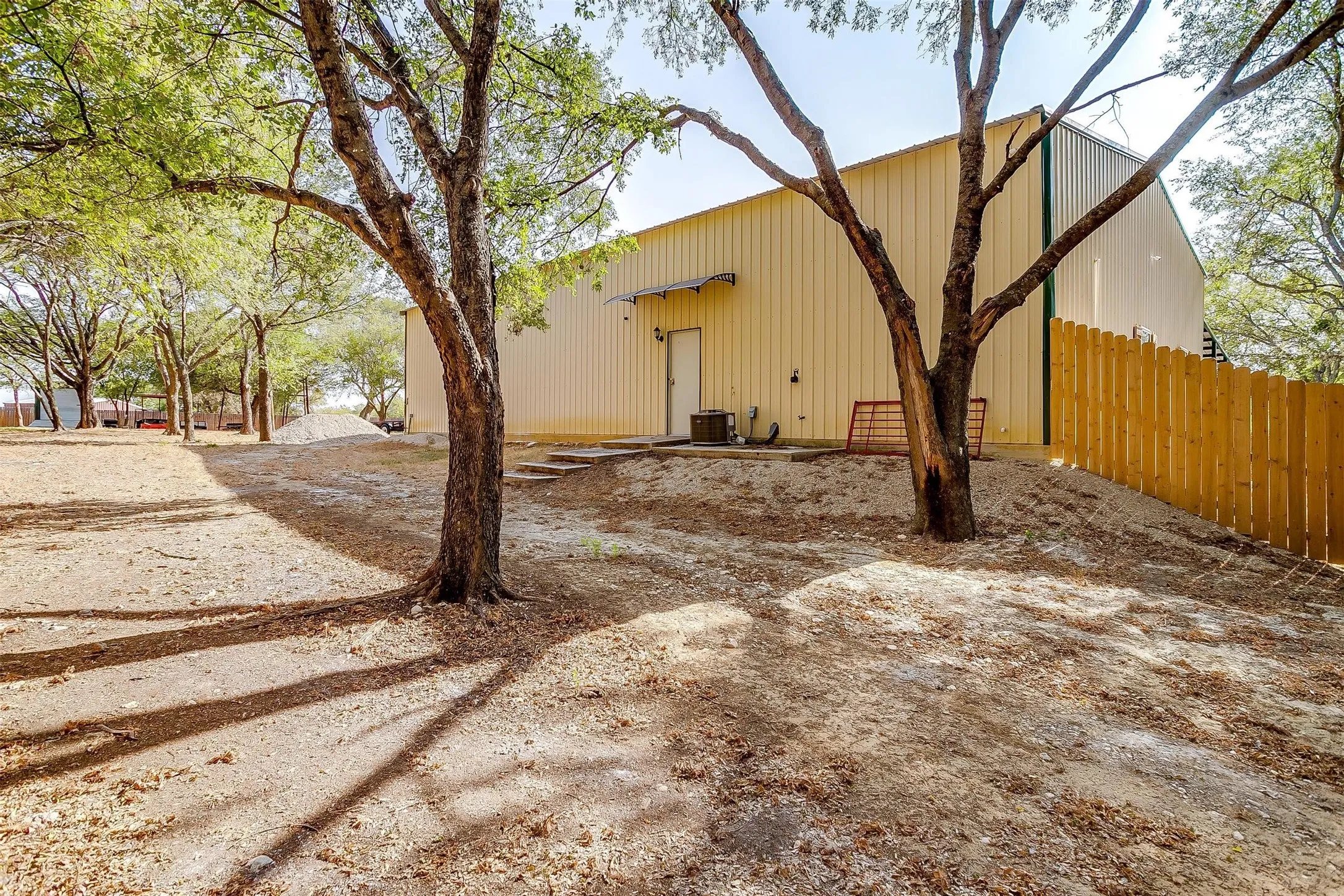 Mobile Home For Sale in Johnson County , 4500 Highland Trail, Joshua, Texas 76058, 4 Bedroom, 2 Bathroom, 2 Garage spaces, 1,782 Sqft, built in 2008, mls#21276616, Real Estate Agent in Joshua, Homes For Sale in Johnson county, Homes For Sale in Joshua, Realtor in Joshua Texas, Real Estate Brokerage Independent Realty Texas, Luminita Cordes Realtor