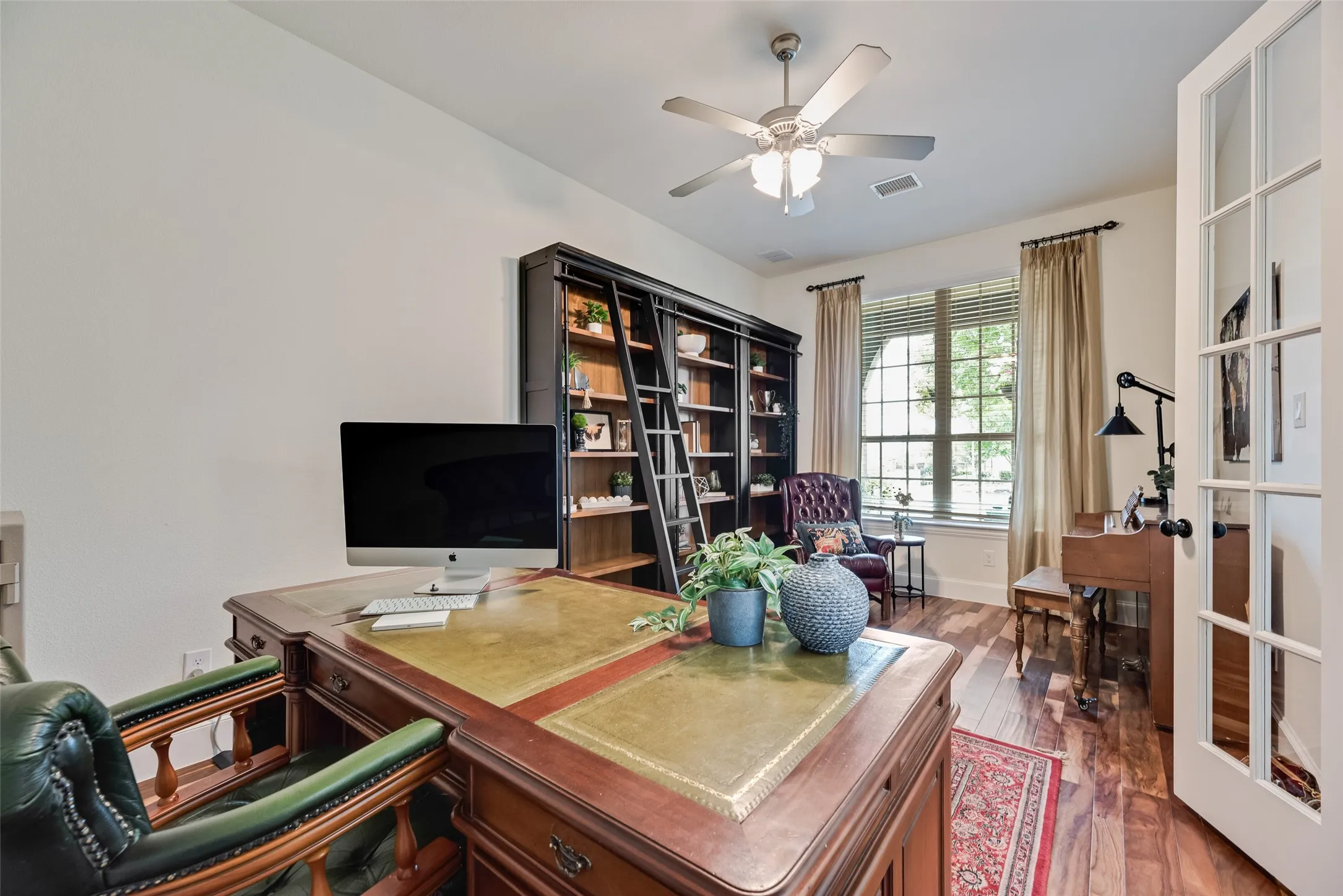 Single Family Residence For Sale in Collin County , 3400 Spicewood Drive, Prosper, Texas 75078, 4 Bedroom, 6 Bathroom, 3 Garage spaces, 4,079 Sqft, built in 2015, mls#21276136, Real Estate Agent in Prosper, Homes For Sale in Collin county, Homes For Sale in Prosper, Realtor in Prosper Texas, Real Estate Brokerage Independent Realty Texas, Luminita Cordes Realtor