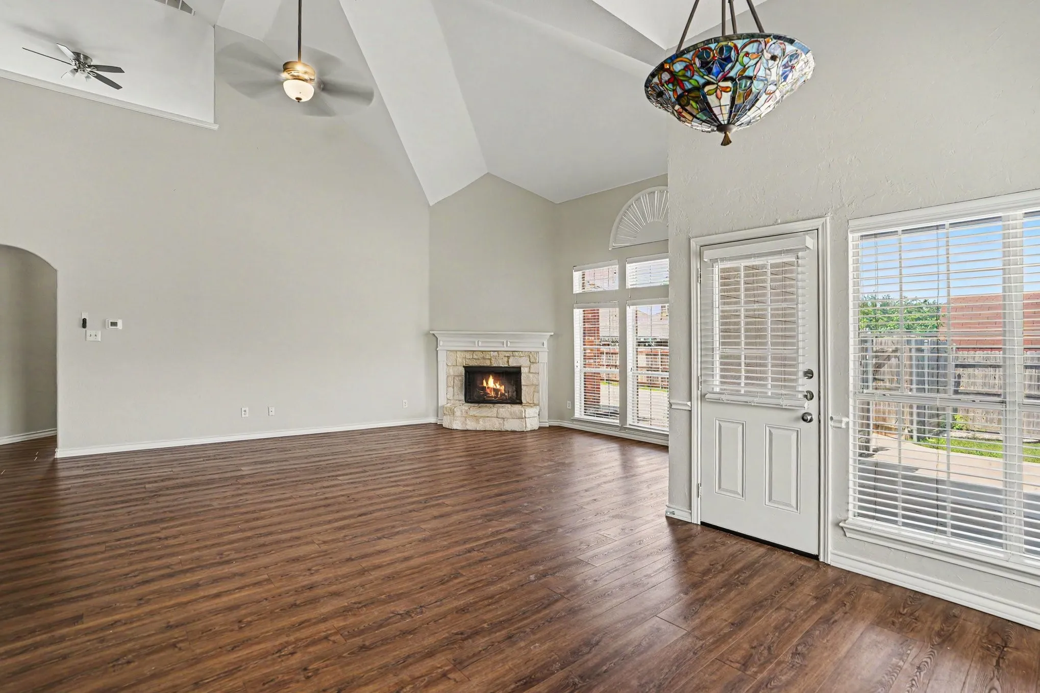 Single Family Residence For Sale in Ellis County , 1105 Blaze Court, Midlothian, Texas 76065, 5 Bedroom, 4 Bathroom, 3 Garage spaces, 4,261 Sqft, built in 2005, mls#21280547, Real Estate Agent in Midlothian, Homes For Sale in Ellis county, Homes For Sale in Midlothian, Realtor in Midlothian Texas, Real Estate Brokerage Independent Realty Texas, Luminita Cordes Realtor