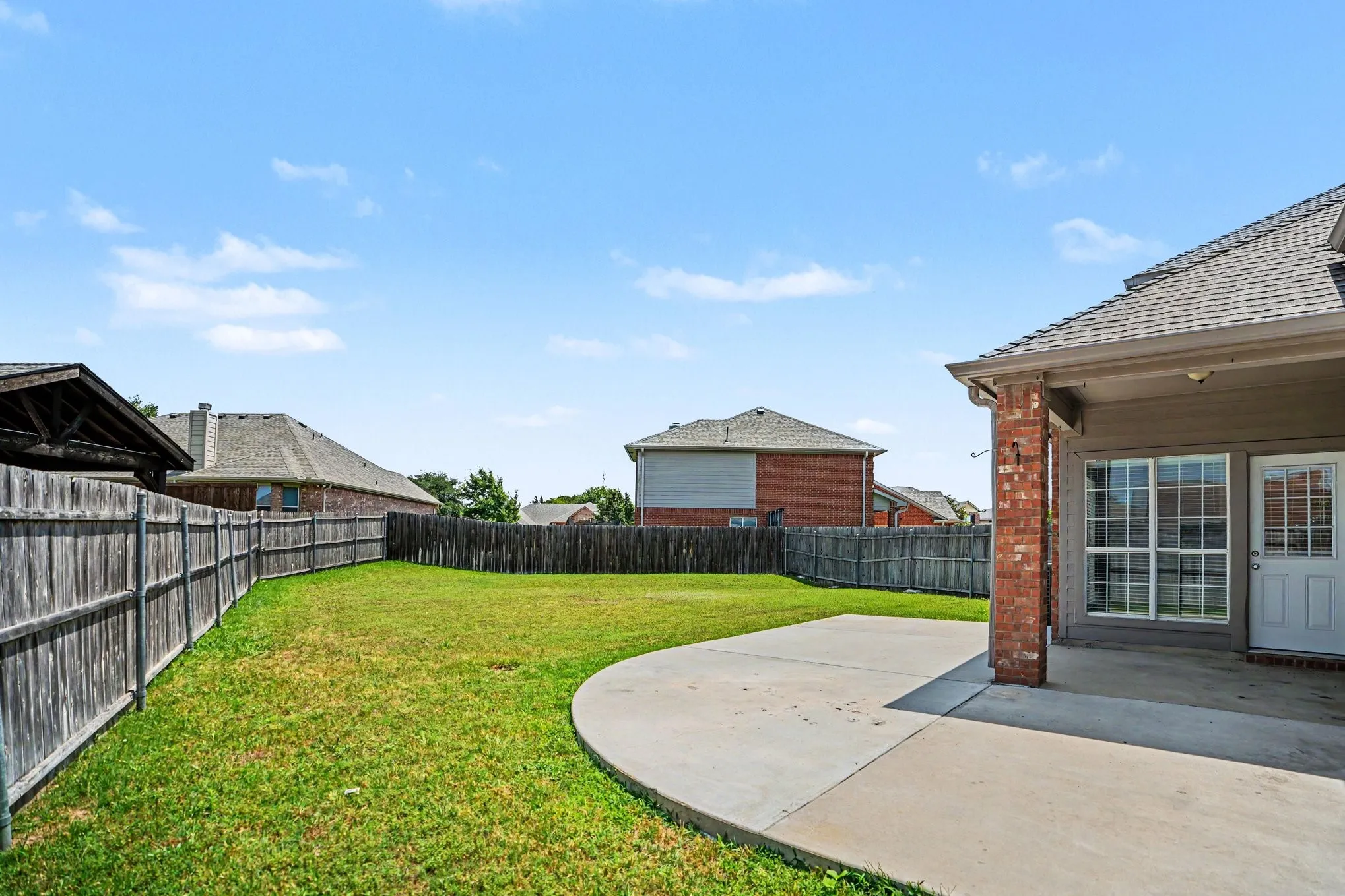 Single Family Residence For Sale in Ellis County , 1105 Blaze Court, Midlothian, Texas 76065, 5 Bedroom, 4 Bathroom, 3 Garage spaces, 4,261 Sqft, built in 2005, mls#21280547, Real Estate Agent in Midlothian, Homes For Sale in Ellis county, Homes For Sale in Midlothian, Realtor in Midlothian Texas, Real Estate Brokerage Independent Realty Texas, Luminita Cordes Realtor