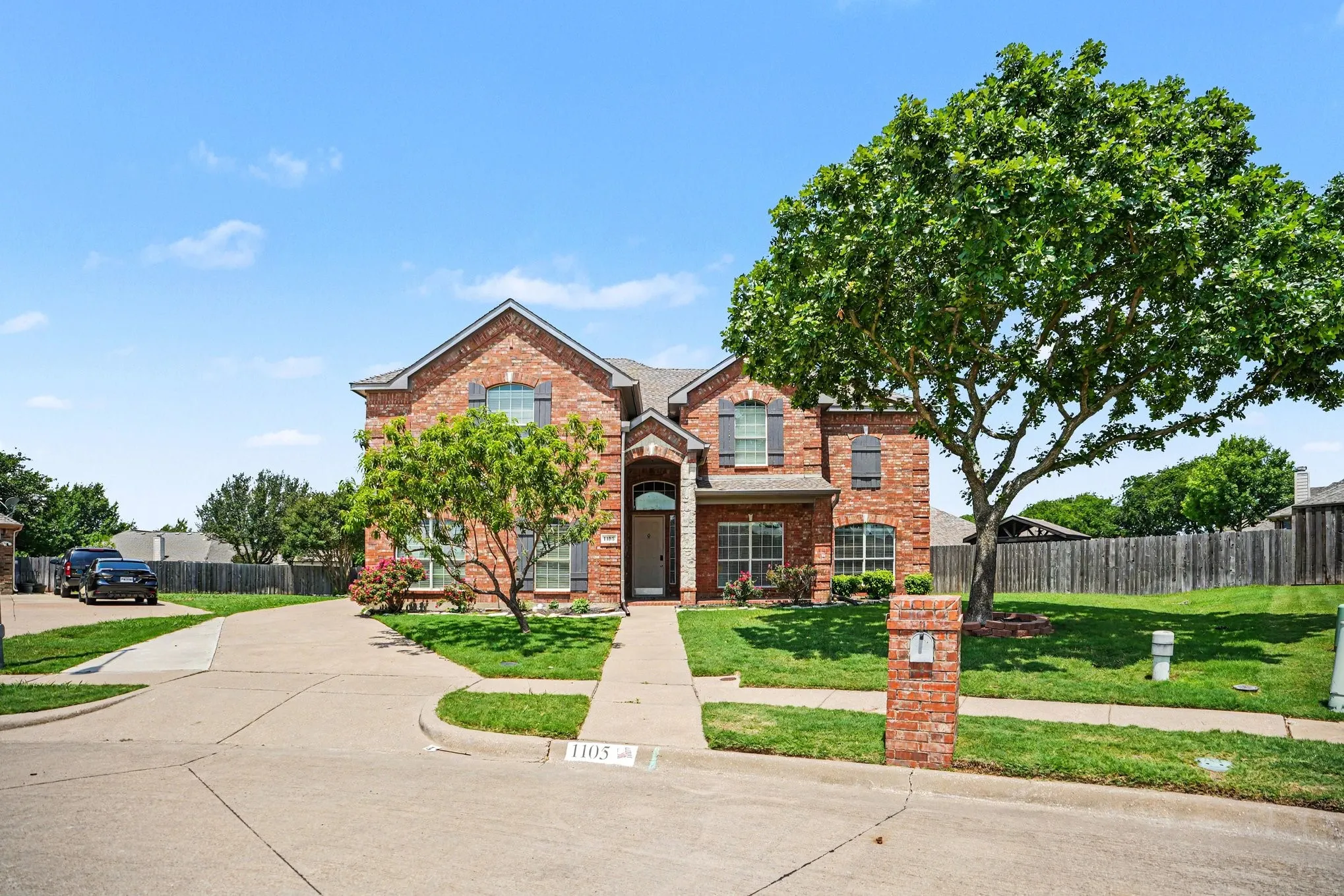 Single Family Residence For Sale in Ellis County , 1105 Blaze Court, Midlothian, Texas 76065, 5 Bedroom, 4 Bathroom, 3 Garage spaces, 4,261 Sqft, built in 2005, mls#21280547, Real Estate Agent in Midlothian, Homes For Sale in Ellis county, Homes For Sale in Midlothian, Realtor in Midlothian Texas, Real Estate Brokerage Independent Realty Texas, Luminita Cordes Realtor