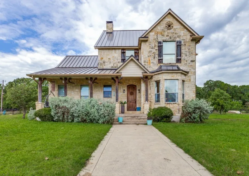 Single Family Residence For Sale in Dallas County , 825 Fm 1389 N, Combine, Texas 75159, 4 Bedrooms, 3 Bathrooms, 2 Garage spaces, 3,041 Sqft, built in 2007, Price $1,175,000, mls#21285167, Real Estate Agent in Combine, Homes For Sale in Dallas county, Homes For Sale in Combine, Realtor in Combine Texas, Real Estate Brokerage Independent Realty Texas, Luminita Cordes Realtor