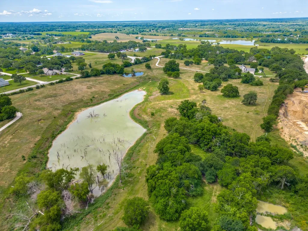 Single Family Residence For Sale in Dallas County , 825 Fm 1389 N, Combine, Texas 75159, 4 Bedrooms, 3 Bathrooms, 2 Garage spaces, 3,041 Sqft, built in 2007, Price $1,175,000, mls#21285167, Real Estate Agent in Combine, Homes For Sale in Dallas county, Homes For Sale in Combine, Realtor in Combine Texas, Real Estate Brokerage Independent Realty Texas, Luminita Cordes Realtor