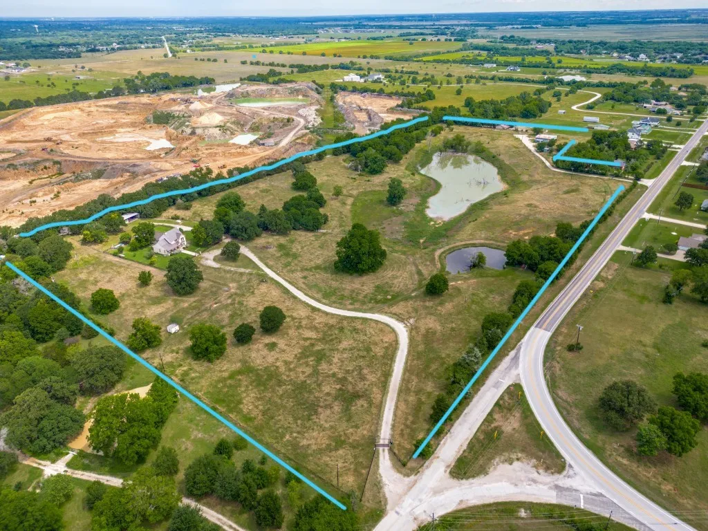Single Family Residence For Sale in Dallas County , 825 Fm 1389 N, Combine, Texas 75159, 4 Bedrooms, 3 Bathrooms, 2 Garage spaces, 3,041 Sqft, built in 2007, Price $1,175,000, mls#21285167, Real Estate Agent in Combine, Homes For Sale in Dallas county, Homes For Sale in Combine, Realtor in Combine Texas, Real Estate Brokerage Independent Realty Texas, Luminita Cordes Realtor