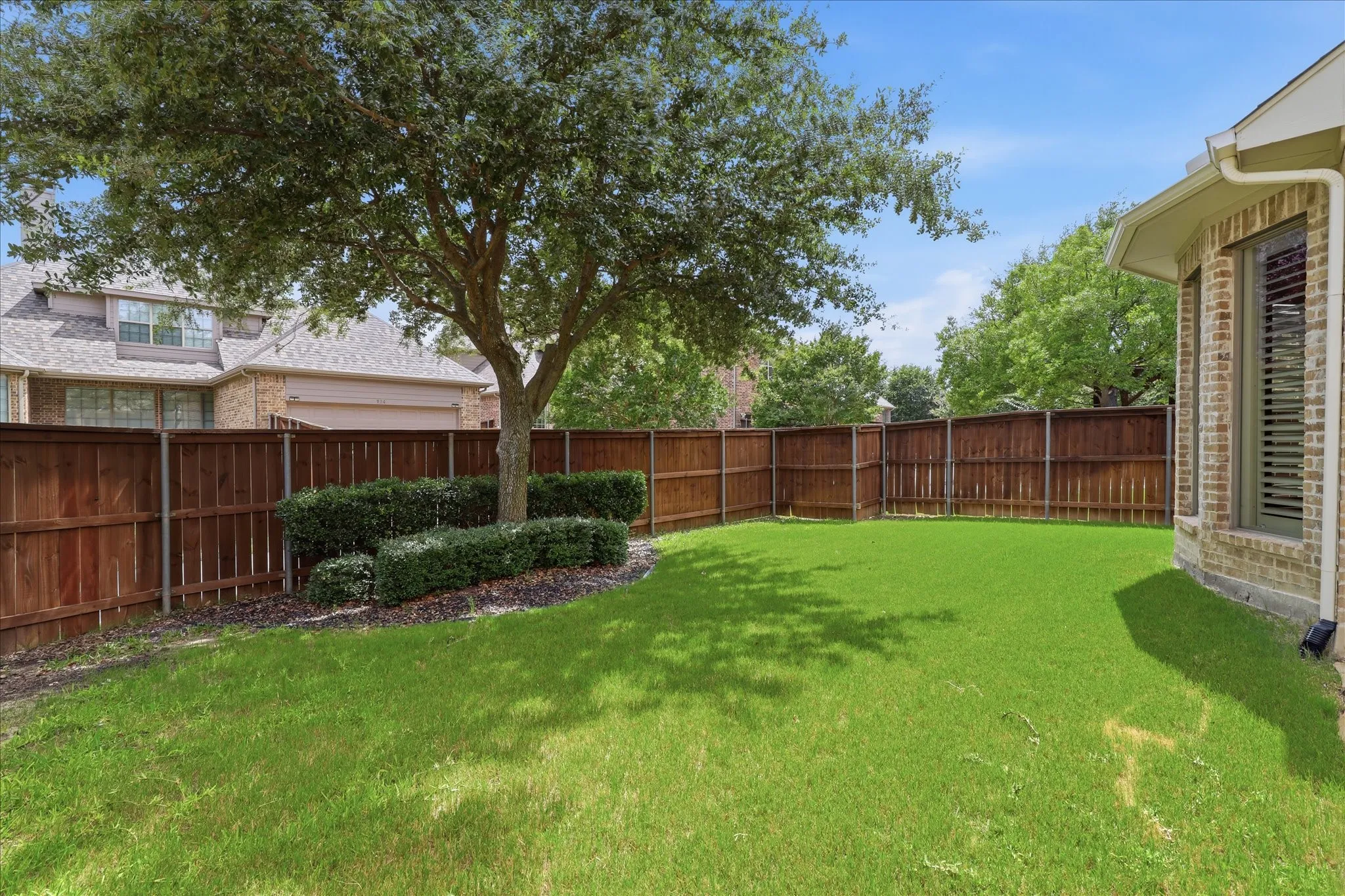 Single Family Residence For Sale in Collin County , 929 Lairds Lane, Allen, Texas 75013, 5 Bedroom, 5 Bathroom, 3 Garage spaces, 4,439 Sqft, built in 2007, mls#21285663, Real Estate Agent in Allen, Homes For Sale in Collin county, Homes For Sale in Allen, Realtor in Allen Texas, Real Estate Brokerage Independent Realty Texas, Luminita Cordes Realtor