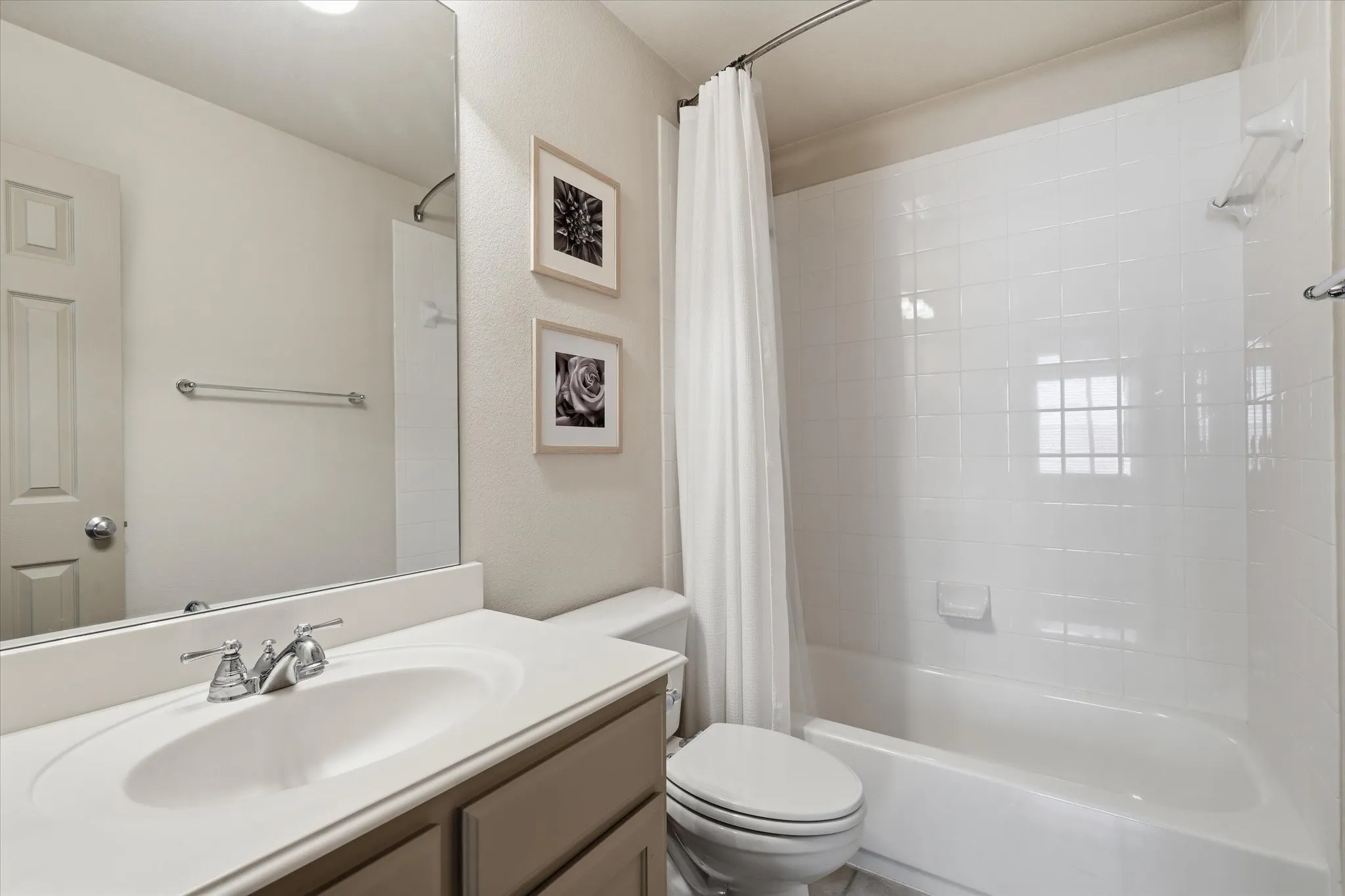 Single Family Residence For Sale in Collin County , 929 Lairds Lane, Allen, Texas 75013, 5 Bedroom, 5 Bathroom, 3 Garage spaces, 4,439 Sqft, built in 2007, mls#21285663, Real Estate Agent in Allen, Homes For Sale in Collin county, Homes For Sale in Allen, Realtor in Allen Texas, Real Estate Brokerage Independent Realty Texas, Luminita Cordes Realtor