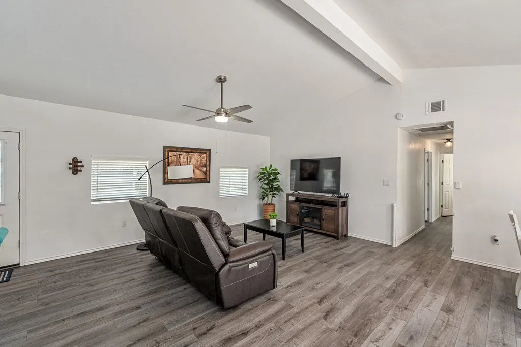 Single Family Residence For Sale in Henderson County , 105 Tarno Lane, Gun Barrel City, Texas 75156, 3 Bedroom, 3 Bathroom, Garage spaces, 1,560 Sqft, built in 0, mls#21281134, Real Estate Agent in Gun Barrel City, Homes For Sale in Henderson county, Homes For Sale in Gun Barrel City, Realtor in Gun Barrel City Texas, Real Estate Brokerage Independent Realty Texas, Luminita Cordes Realtor