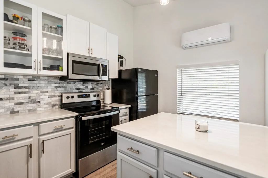 Single Family Residence For Sale in Henderson County , 105 Tarno Lane, Gun Barrel City, Texas 75156, 3 Bedroom, 3 Bathroom, Garage spaces, 1,560 Sqft, built in 0, mls#21281134, Real Estate Agent in Gun Barrel City, Homes For Sale in Henderson county, Homes For Sale in Gun Barrel City, Realtor in Gun Barrel City Texas, Real Estate Brokerage Independent Realty Texas, Luminita Cordes Realtor