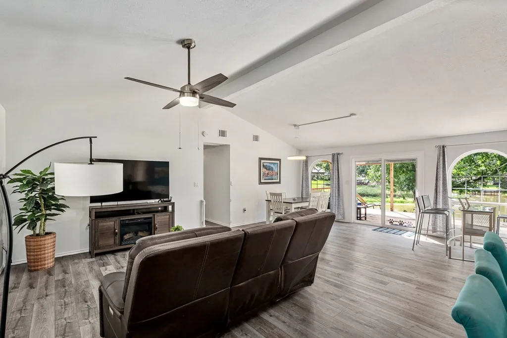 Single Family Residence For Sale in Henderson County , 105 Tarno Lane, Gun Barrel City, Texas 75156, 3 Bedroom, 3 Bathroom, Garage spaces, 1,560 Sqft, built in 0, mls#21281134, Real Estate Agent in Gun Barrel City, Homes For Sale in Henderson county, Homes For Sale in Gun Barrel City, Realtor in Gun Barrel City Texas, Real Estate Brokerage Independent Realty Texas, Luminita Cordes Realtor
