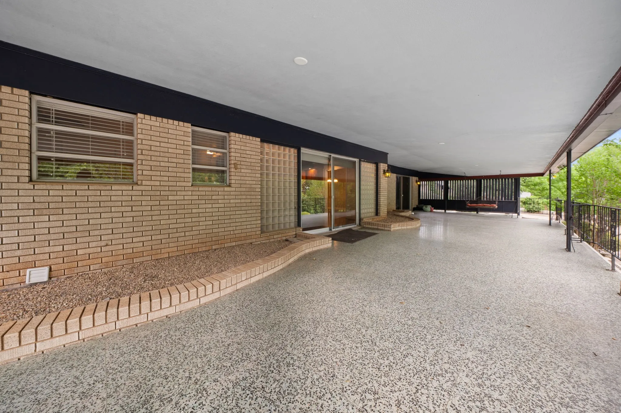 Single Family Residence For Sale in Palo Pinto County , 801 NW 7th Avenue, Mineral Wells, Texas 76067, 4 Bedroom, 4 Bathroom, Garage spaces, 3,841 Sqft, built in 1960, mls#21279948, Real Estate Agent in Mineral Wells, Homes For Sale in Palo Pinto county, Homes For Sale in Mineral Wells, Realtor in Mineral Wells Texas, Real Estate Brokerage Independent Realty Texas, Luminita Cordes Realtor