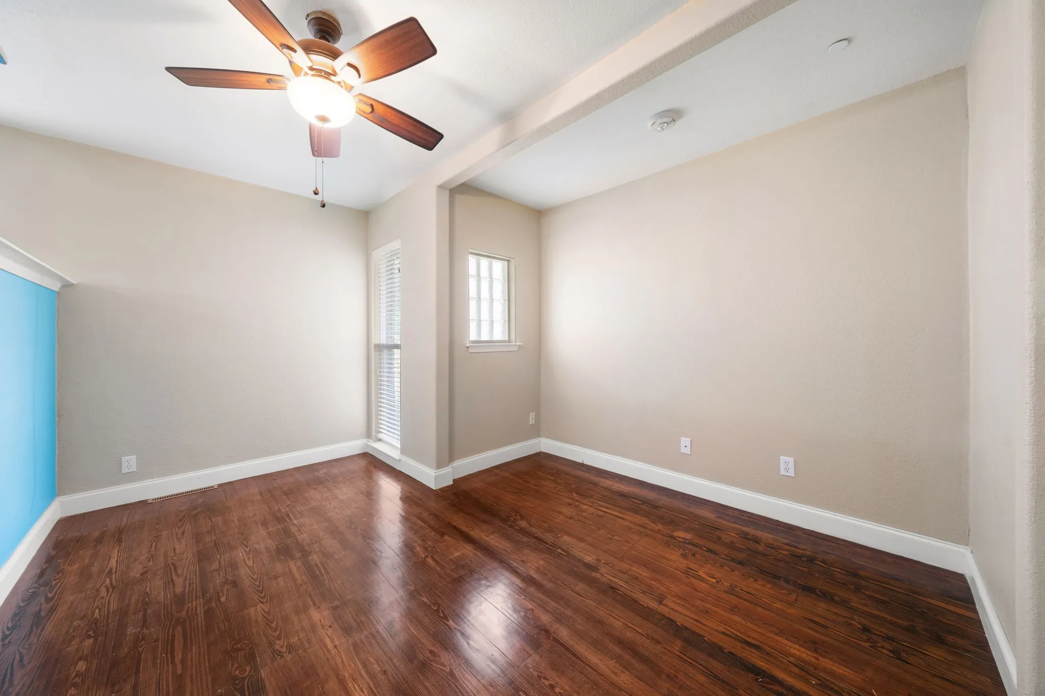 Single Family Residence For Sale in Palo Pinto County , 801 NW 7th Avenue, Mineral Wells, Texas 76067, 4 Bedroom, 4 Bathroom, Garage spaces, 3,841 Sqft, built in 1960, mls#21279948, Real Estate Agent in Mineral Wells, Homes For Sale in Palo Pinto county, Homes For Sale in Mineral Wells, Realtor in Mineral Wells Texas, Real Estate Brokerage Independent Realty Texas, Luminita Cordes Realtor