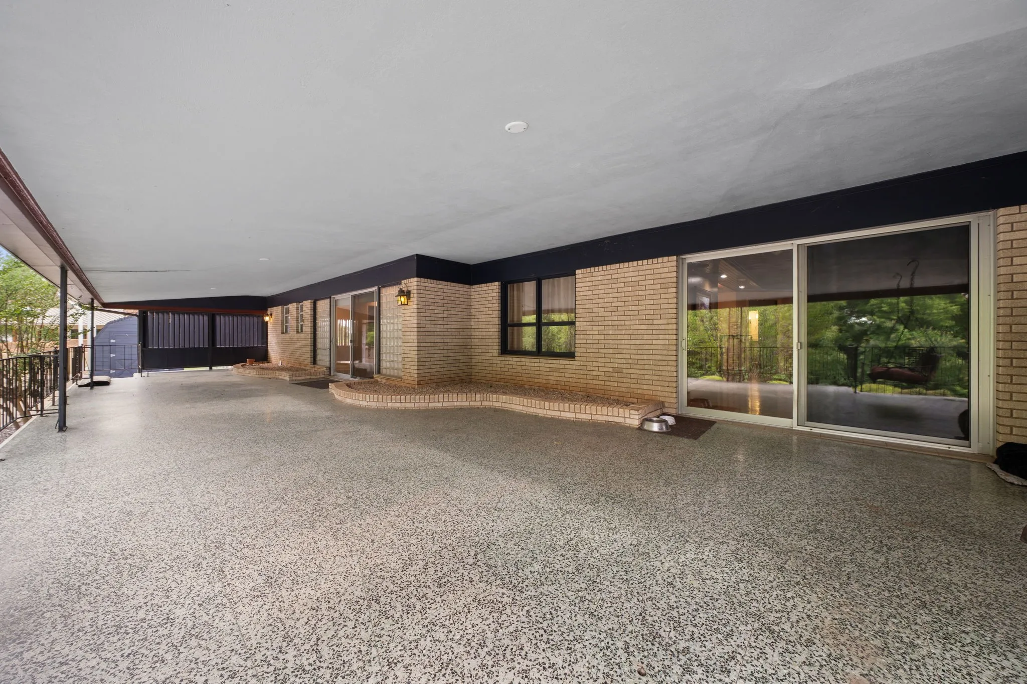 Single Family Residence For Sale in Palo Pinto County , 801 NW 7th Avenue, Mineral Wells, Texas 76067, 4 Bedroom, 4 Bathroom, Garage spaces, 3,841 Sqft, built in 1960, mls#21279948, Real Estate Agent in Mineral Wells, Homes For Sale in Palo Pinto county, Homes For Sale in Mineral Wells, Realtor in Mineral Wells Texas, Real Estate Brokerage Independent Realty Texas, Luminita Cordes Realtor