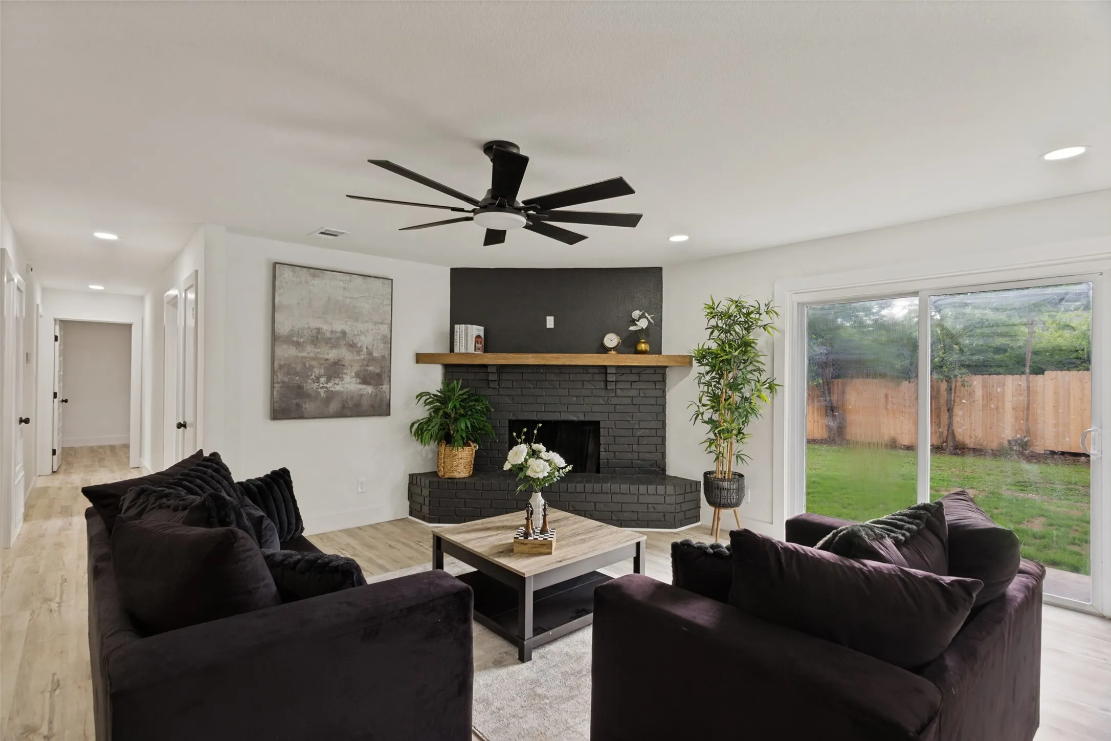 Single Family Residence For Sale in Tarrant County , 3816 Springbranch Drive, Benbrook, Texas 76116, 4 Bedroom, 2 Bathroom, 2 Garage spaces, 1,780 Sqft, built in 1956, mls#21285634, Real Estate Agent in Benbrook, Homes For Sale in Tarrant county, Homes For Sale in Benbrook, Realtor in Benbrook Texas, Real Estate Brokerage Independent Realty Texas, Luminita Cordes Realtor