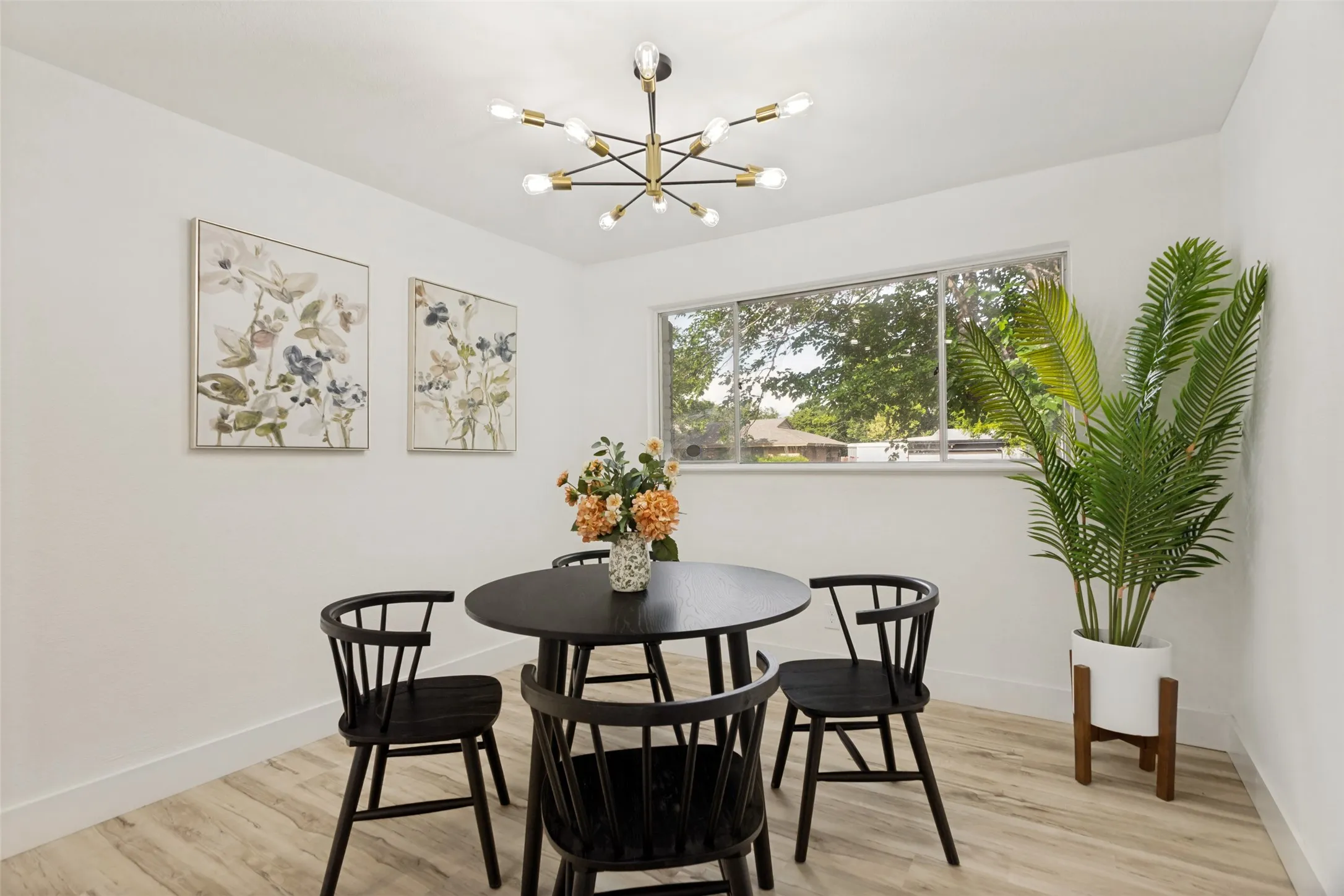 Single Family Residence For Sale in Tarrant County , 3816 Springbranch Drive, Benbrook, Texas 76116, 4 Bedroom, 2 Bathroom, 2 Garage spaces, 1,780 Sqft, built in 1956, mls#21285634, Real Estate Agent in Benbrook, Homes For Sale in Tarrant county, Homes For Sale in Benbrook, Realtor in Benbrook Texas, Real Estate Brokerage Independent Realty Texas, Luminita Cordes Realtor