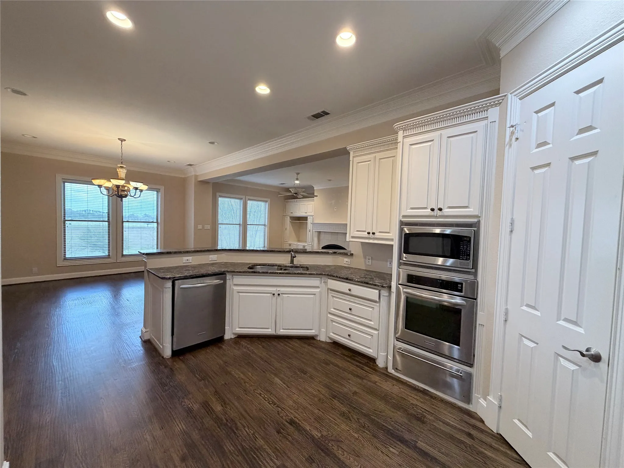 Condominium For Sale in Denton County , 11351 Hilltop #204 Road, Argyle, Texas 76226, 3 Bedrooms, 2 Bathrooms, Garage spaces, 1,977 Sqft, built in 2002, Price $310,000, mls#21285646, Real Estate Agent in Argyle, Homes For Sale in Denton county, Homes For Sale in Argyle, Realtor in Argyle Texas, Real Estate Brokerage Independent Realty Texas, Luminita Cordes Realtor