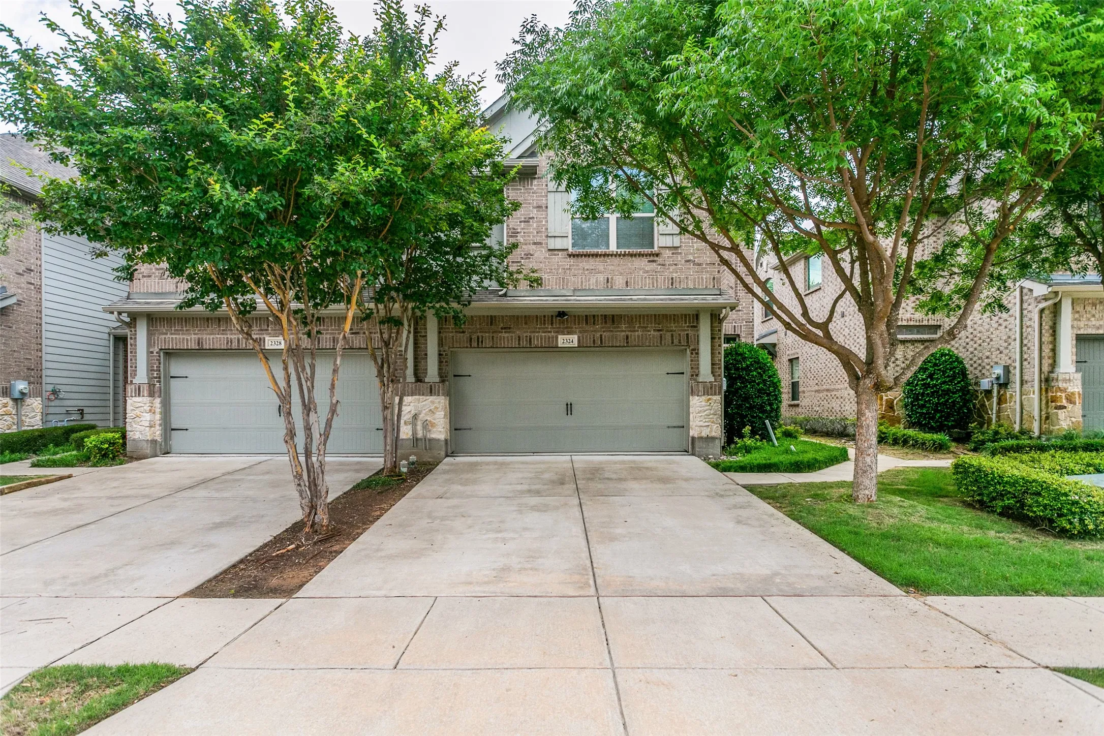 Single Family Residence For Sale in Collin County , 2324 Molly Lane, Plano, Texas 75074, 3 Bedrooms, 4 Bathrooms, 2 Garage spaces, 2,124 Sqft, built in 2017, Price $430,000, mls#21284916, Real Estate Agent in Plano, Homes For Sale in Collin county, Homes For Sale in Plano, Realtor in Plano Texas, Real Estate Brokerage Independent Realty Texas, Luminita Cordes Realtor