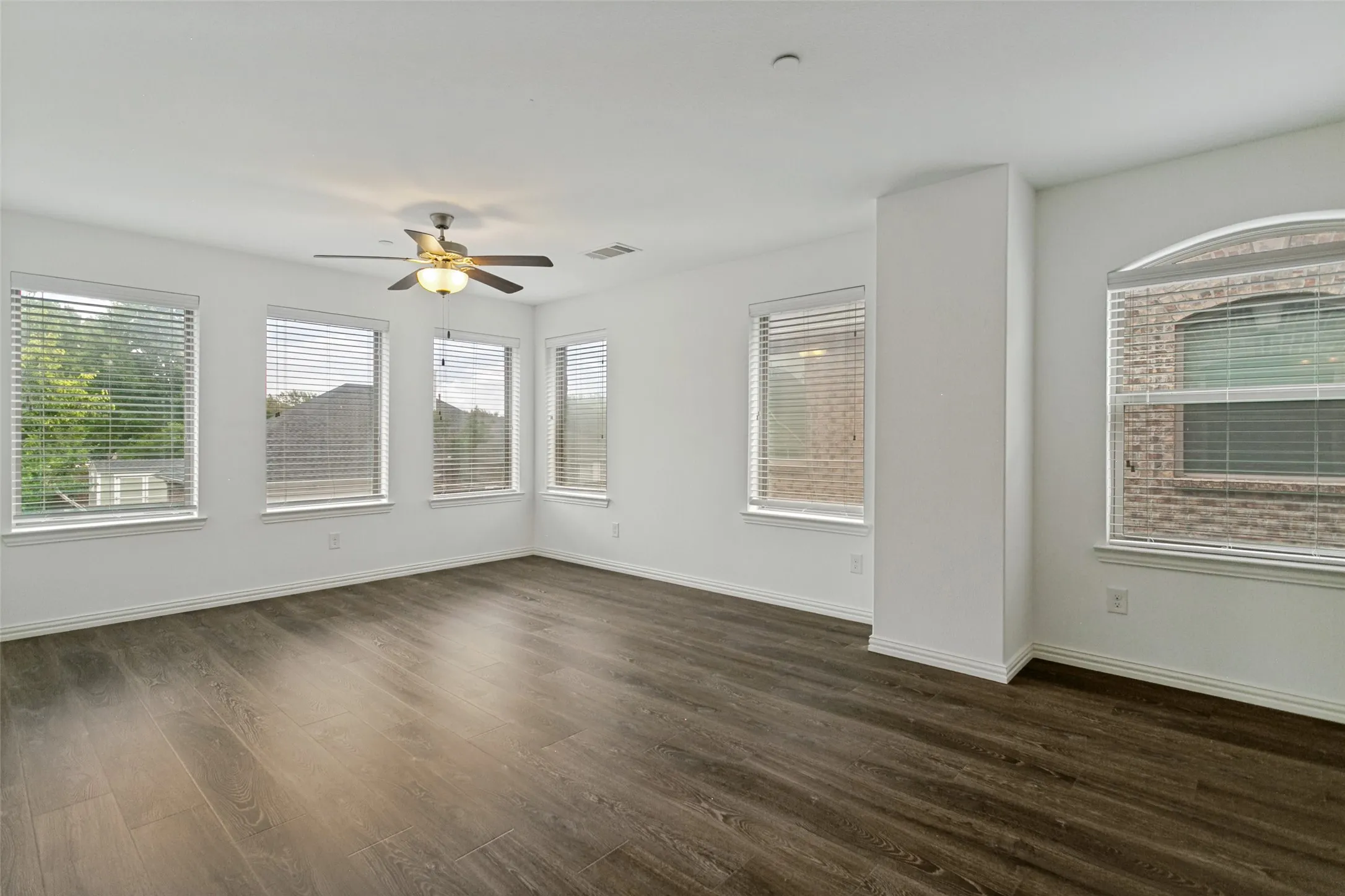 Single Family Residence For Sale in Collin County , 2324 Molly Lane, Plano, Texas 75074, 3 Bedrooms, 4 Bathrooms, 2 Garage spaces, 2,124 Sqft, built in 2017, Price $430,000, mls#21284916, Real Estate Agent in Plano, Homes For Sale in Collin county, Homes For Sale in Plano, Realtor in Plano Texas, Real Estate Brokerage Independent Realty Texas, Luminita Cordes Realtor