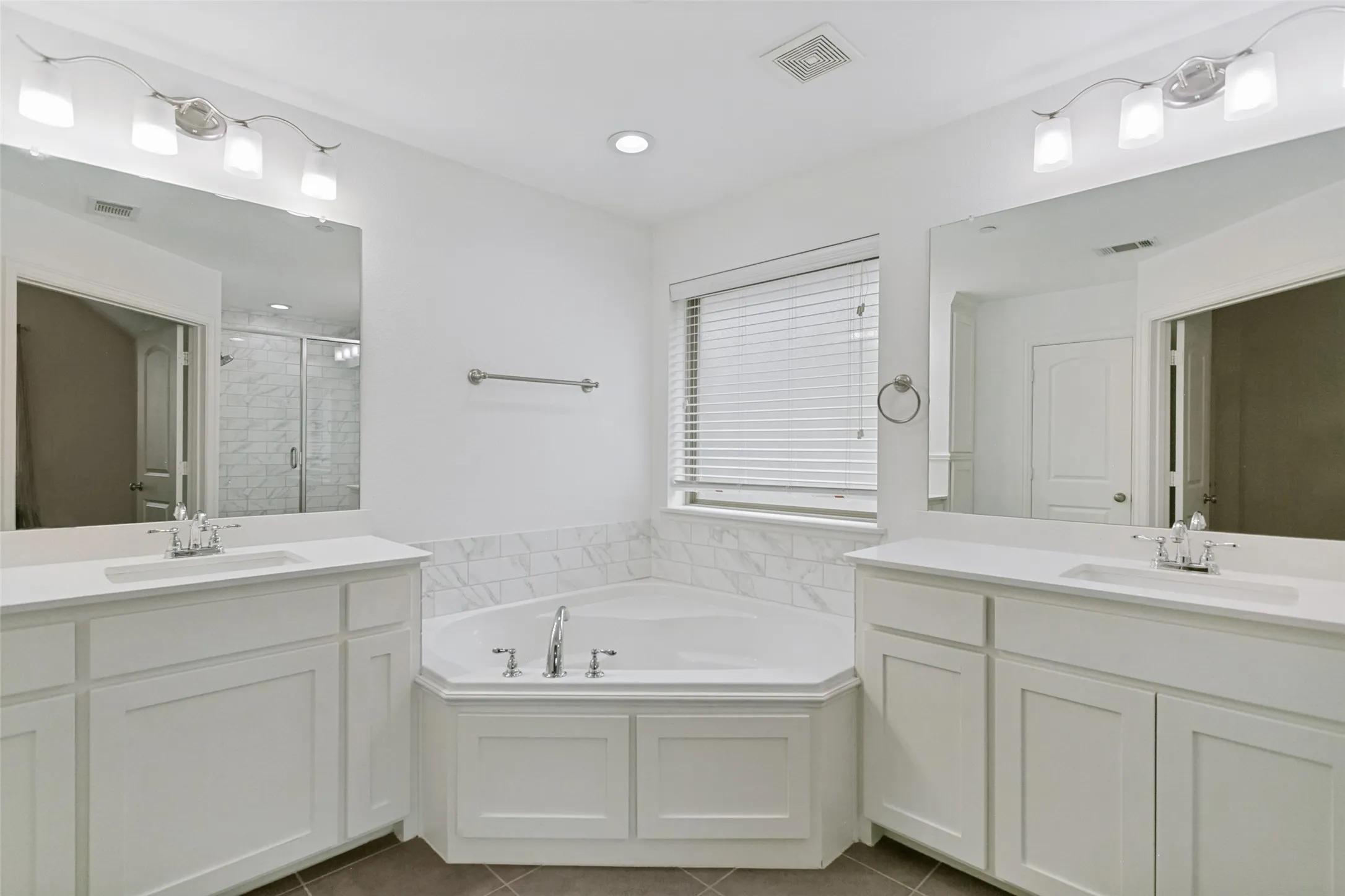 Single Family Residence For Sale in Collin County , 2324 Molly Lane, Plano, Texas 75074, 3 Bedrooms, 4 Bathrooms, 2 Garage spaces, 2,124 Sqft, built in 2017, Price $430,000, mls#21284916, Real Estate Agent in Plano, Homes For Sale in Collin county, Homes For Sale in Plano, Realtor in Plano Texas, Real Estate Brokerage Independent Realty Texas, Luminita Cordes Realtor