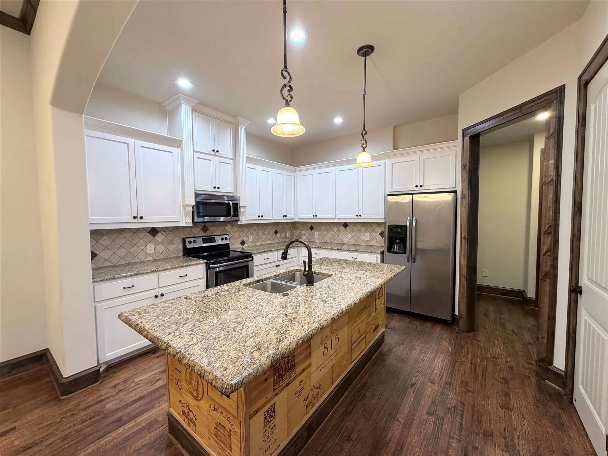 Condominium For Sale in Denton County , 11351 Hilltop #105 Road, Argyle, Texas 76226, 3 Bedrooms, 2 Bathrooms, Garage spaces, 1,715 Sqft, built in 2002, Price $310,000, mls#21285702, Real Estate Agent in Argyle, Homes For Sale in Denton county, Homes For Sale in Argyle, Realtor in Argyle Texas, Real Estate Brokerage Independent Realty Texas, Luminita Cordes Realtor