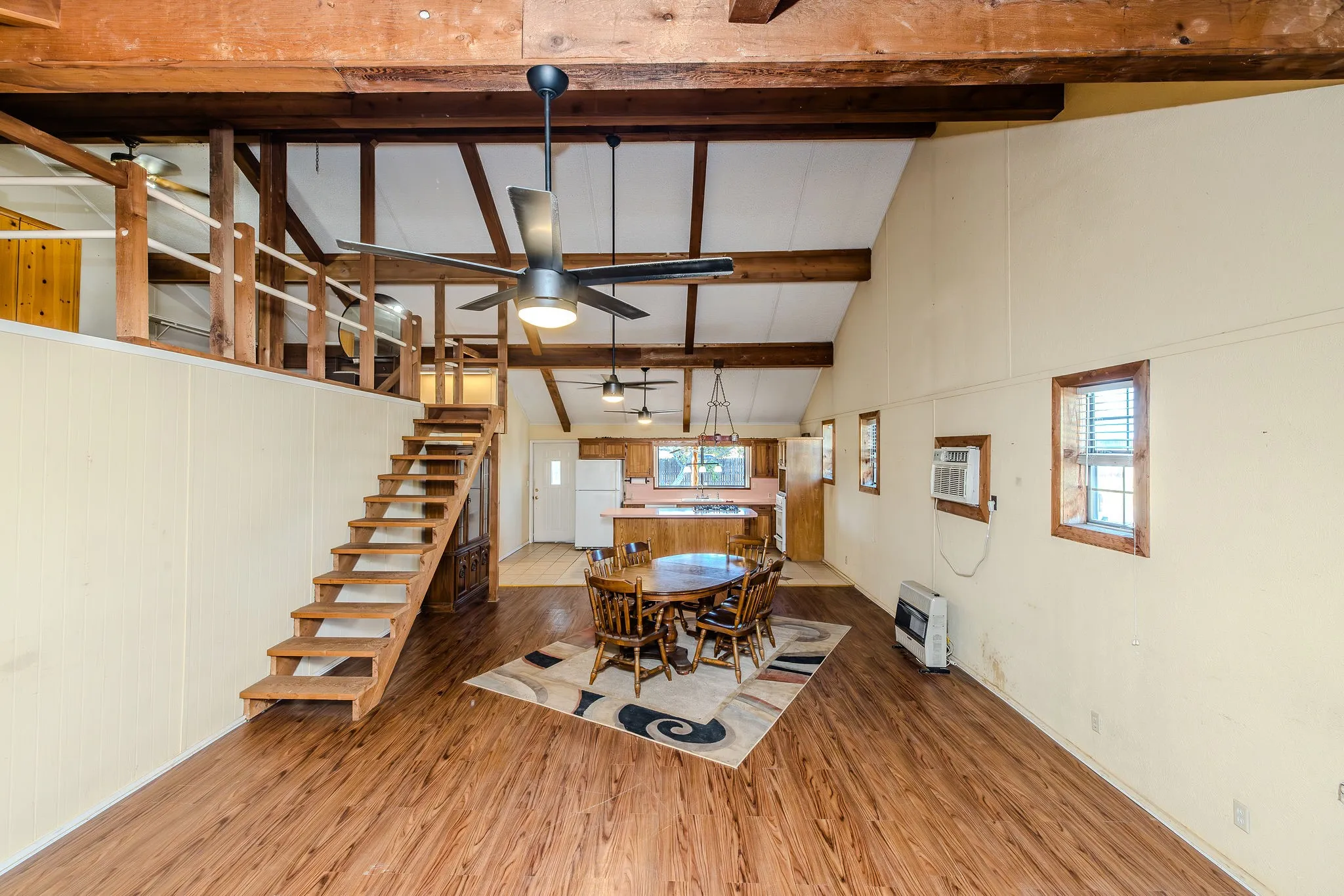 The high ceiling over the dining area gives it a much more roomy feel.
