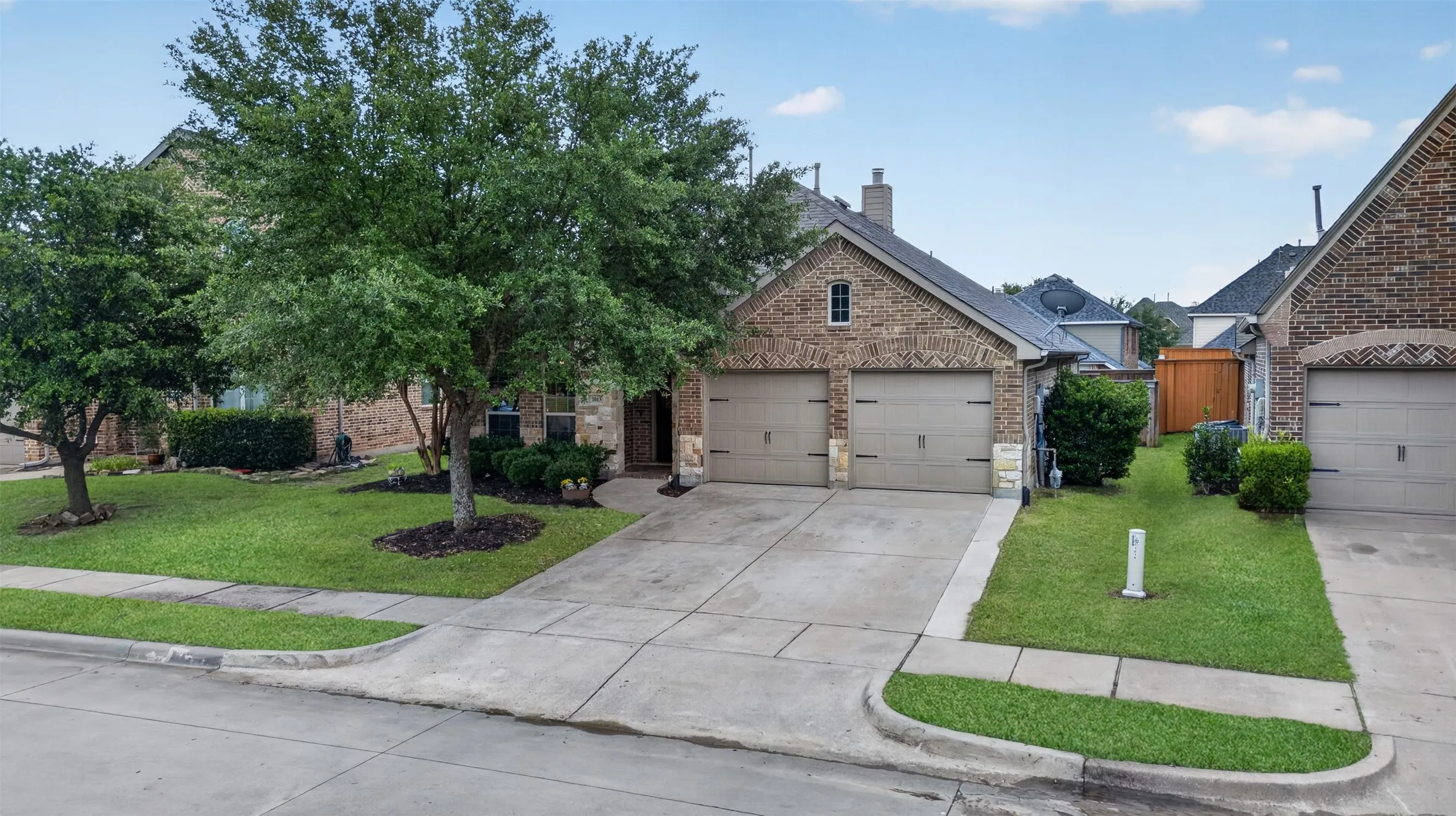 Single Family Residence For Sale in Kaufman County , 1013 Somerset Circle, Forney, Texas 75126, 3 Bedroom, 2 Bathroom, 2 Garage spaces, 1,855 Sqft, built in 2011, mls#21285035, Real Estate Agent in Forney, Homes For Sale in Kaufman county, Homes For Sale in Forney, Realtor in Forney Texas, Real Estate Brokerage Independent Realty Texas, Luminita Cordes Realtor
