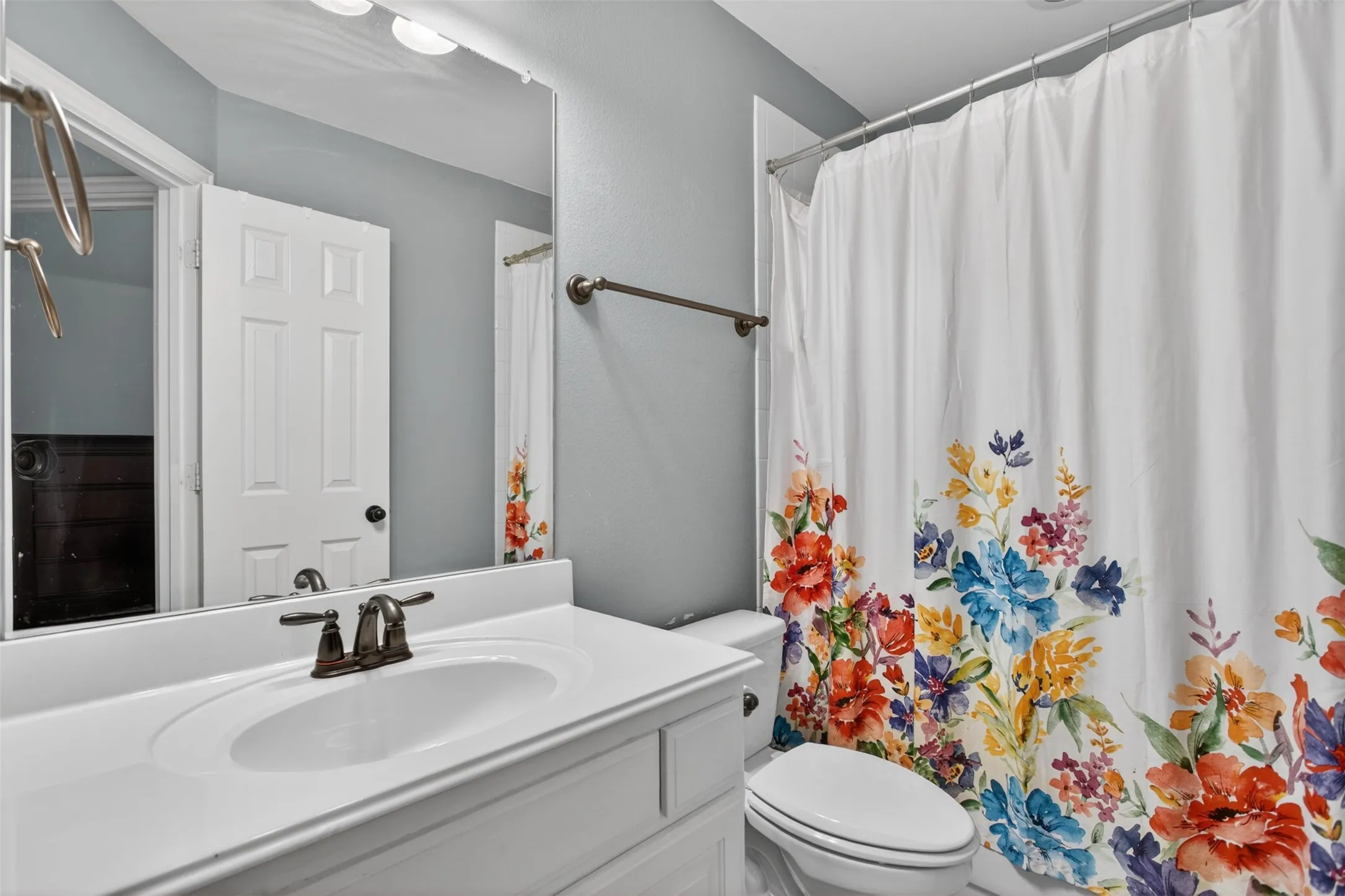 Single Family Residence For Sale in Kaufman County , 1013 Somerset Circle, Forney, Texas 75126, 3 Bedroom, 2 Bathroom, 2 Garage spaces, 1,855 Sqft, built in 2011, mls#21285035, Real Estate Agent in Forney, Homes For Sale in Kaufman county, Homes For Sale in Forney, Realtor in Forney Texas, Real Estate Brokerage Independent Realty Texas, Luminita Cordes Realtor