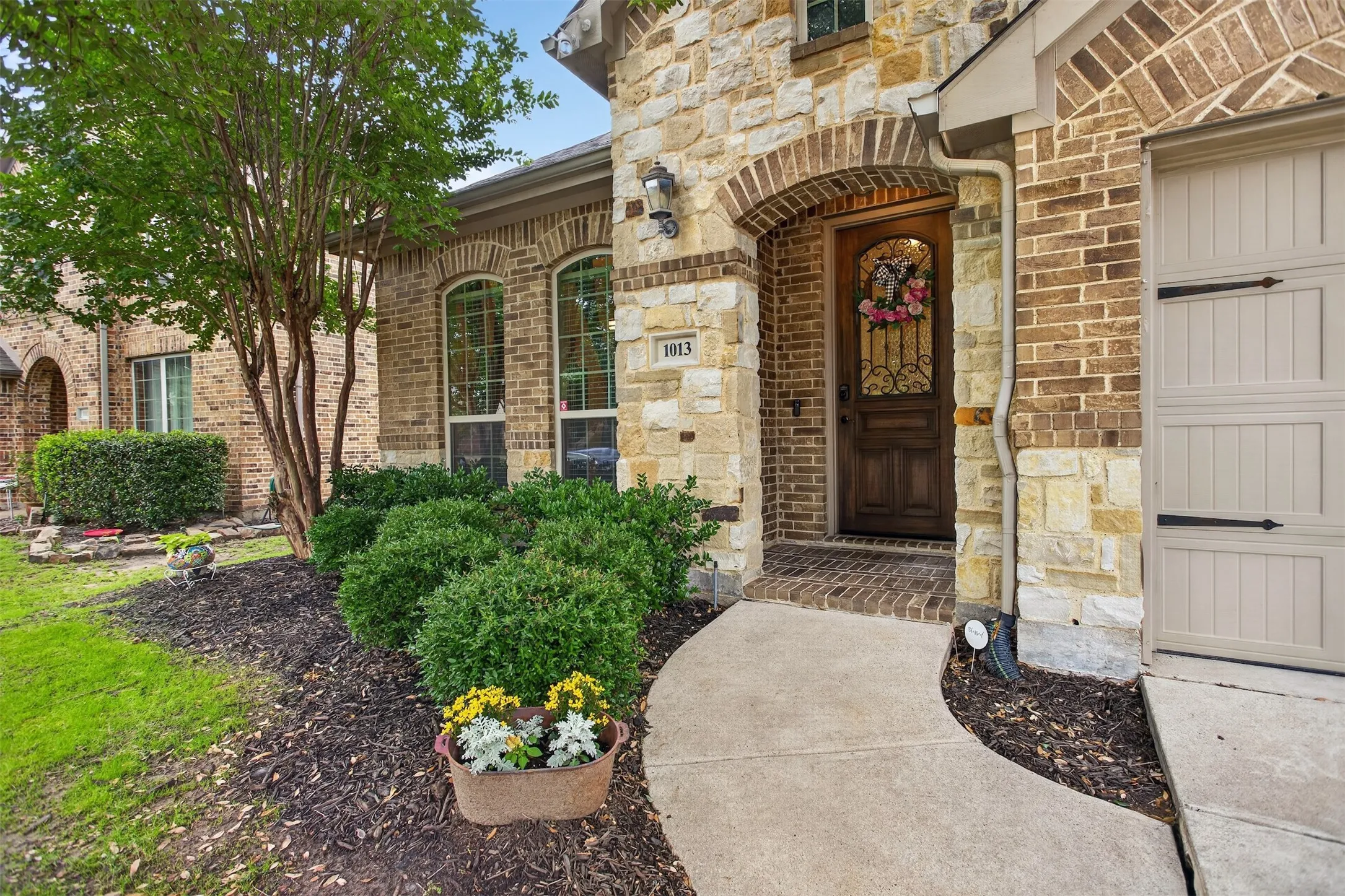Single Family Residence For Sale in Kaufman County , 1013 Somerset Circle, Forney, Texas 75126, 3 Bedroom, 2 Bathroom, 2 Garage spaces, 1,855 Sqft, built in 2011, mls#21285035, Real Estate Agent in Forney, Homes For Sale in Kaufman county, Homes For Sale in Forney, Realtor in Forney Texas, Real Estate Brokerage Independent Realty Texas, Luminita Cordes Realtor
