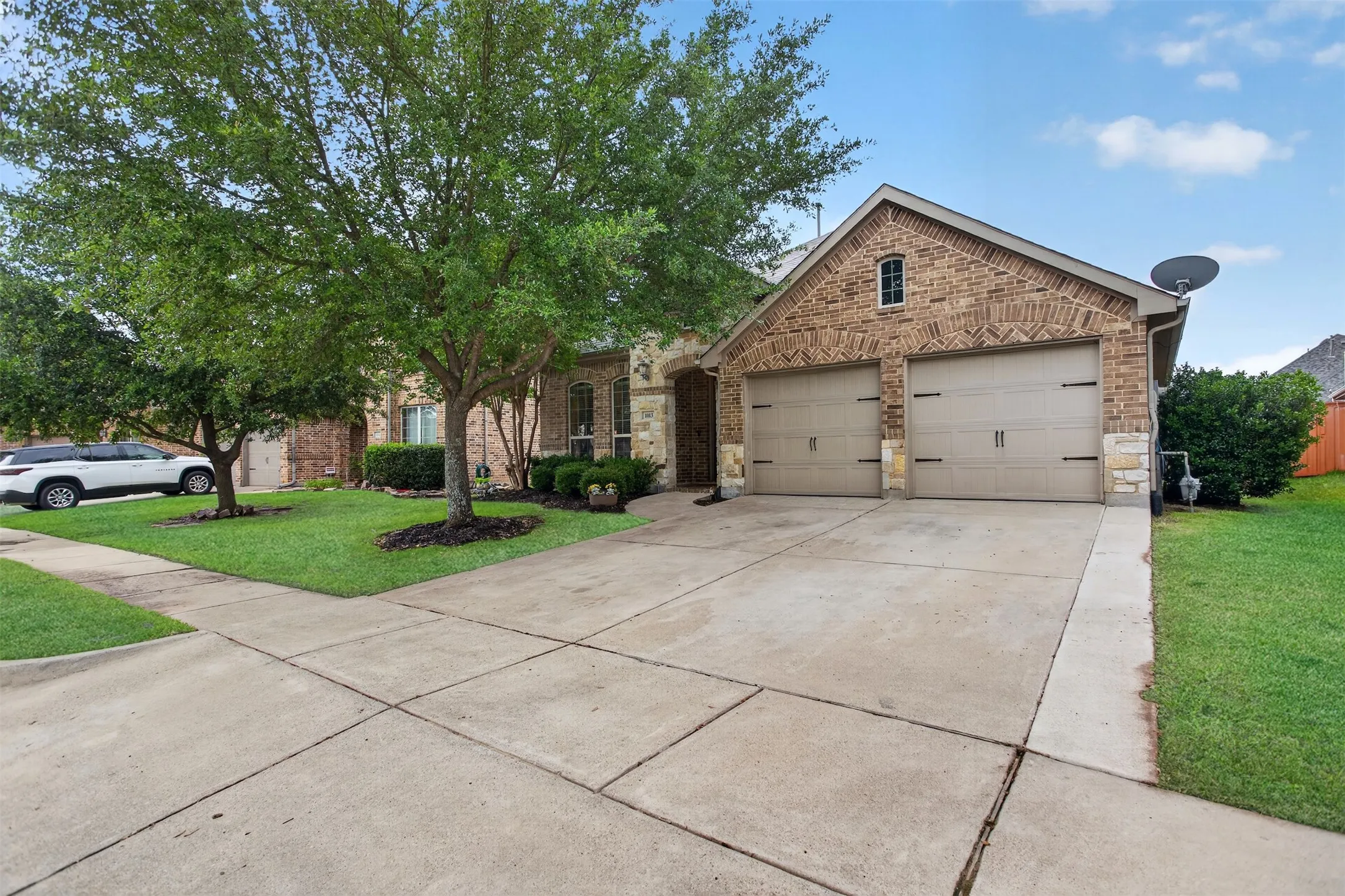 Single Family Residence For Sale in Kaufman County , 1013 Somerset Circle, Forney, Texas 75126, 3 Bedroom, 2 Bathroom, 2 Garage spaces, 1,855 Sqft, built in 2011, mls#21285035, Real Estate Agent in Forney, Homes For Sale in Kaufman county, Homes For Sale in Forney, Realtor in Forney Texas, Real Estate Brokerage Independent Realty Texas, Luminita Cordes Realtor