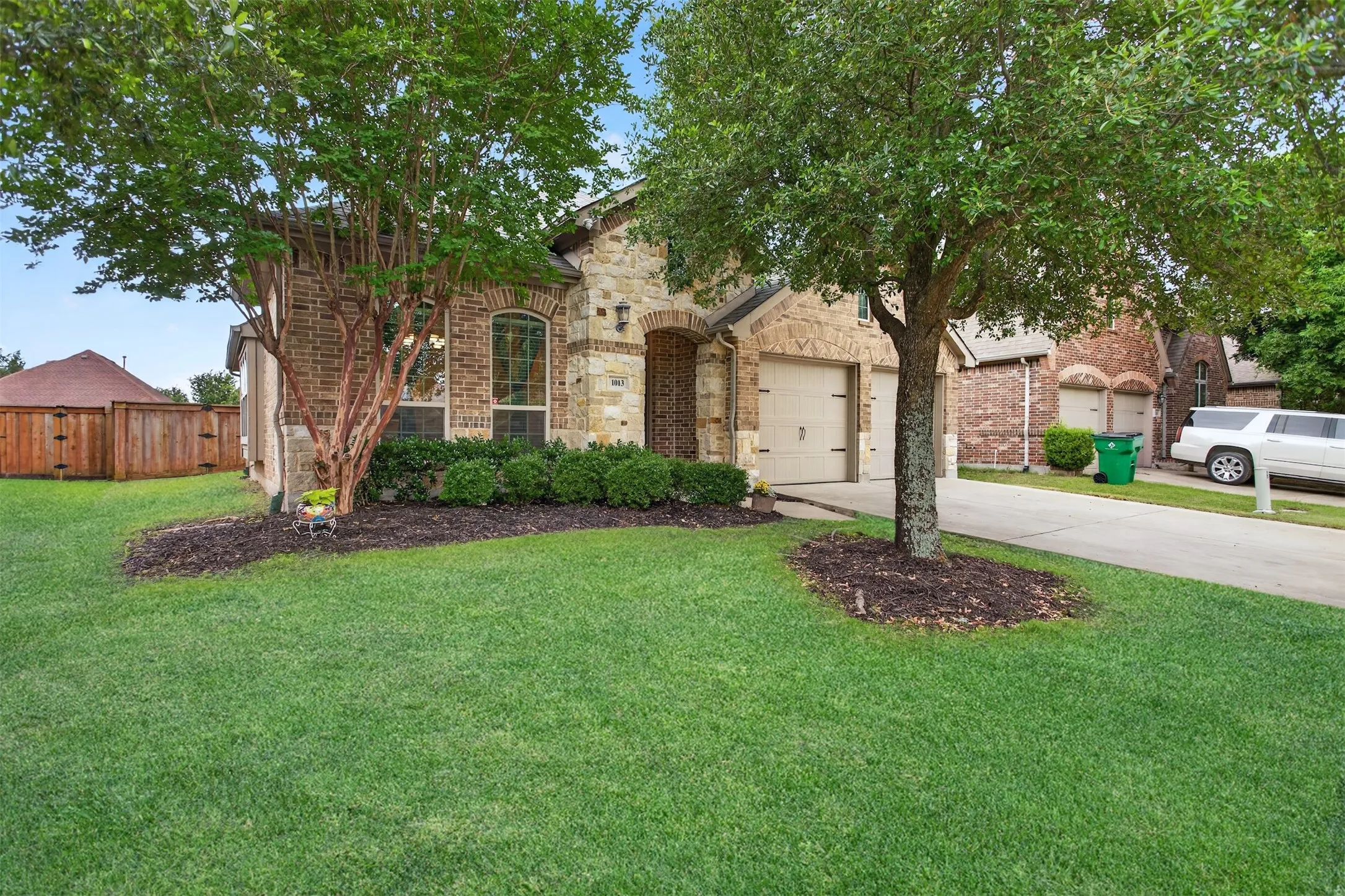 Single Family Residence For Sale in Kaufman County , 1013 Somerset Circle, Forney, Texas 75126, 3 Bedroom, 2 Bathroom, 2 Garage spaces, 1,855 Sqft, built in 2011, mls#21285035, Real Estate Agent in Forney, Homes For Sale in Kaufman county, Homes For Sale in Forney, Realtor in Forney Texas, Real Estate Brokerage Independent Realty Texas, Luminita Cordes Realtor