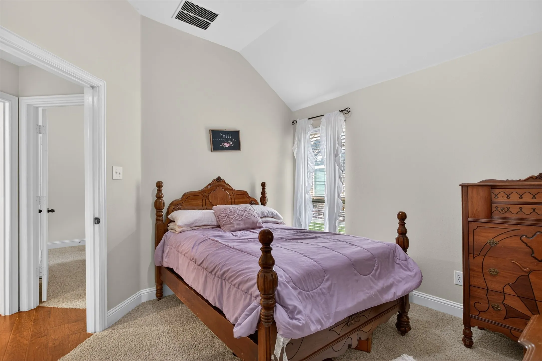 Single Family Residence For Sale in Kaufman County , 1013 Somerset Circle, Forney, Texas 75126, 3 Bedroom, 2 Bathroom, 2 Garage spaces, 1,855 Sqft, built in 2011, mls#21285035, Real Estate Agent in Forney, Homes For Sale in Kaufman county, Homes For Sale in Forney, Realtor in Forney Texas, Real Estate Brokerage Independent Realty Texas, Luminita Cordes Realtor