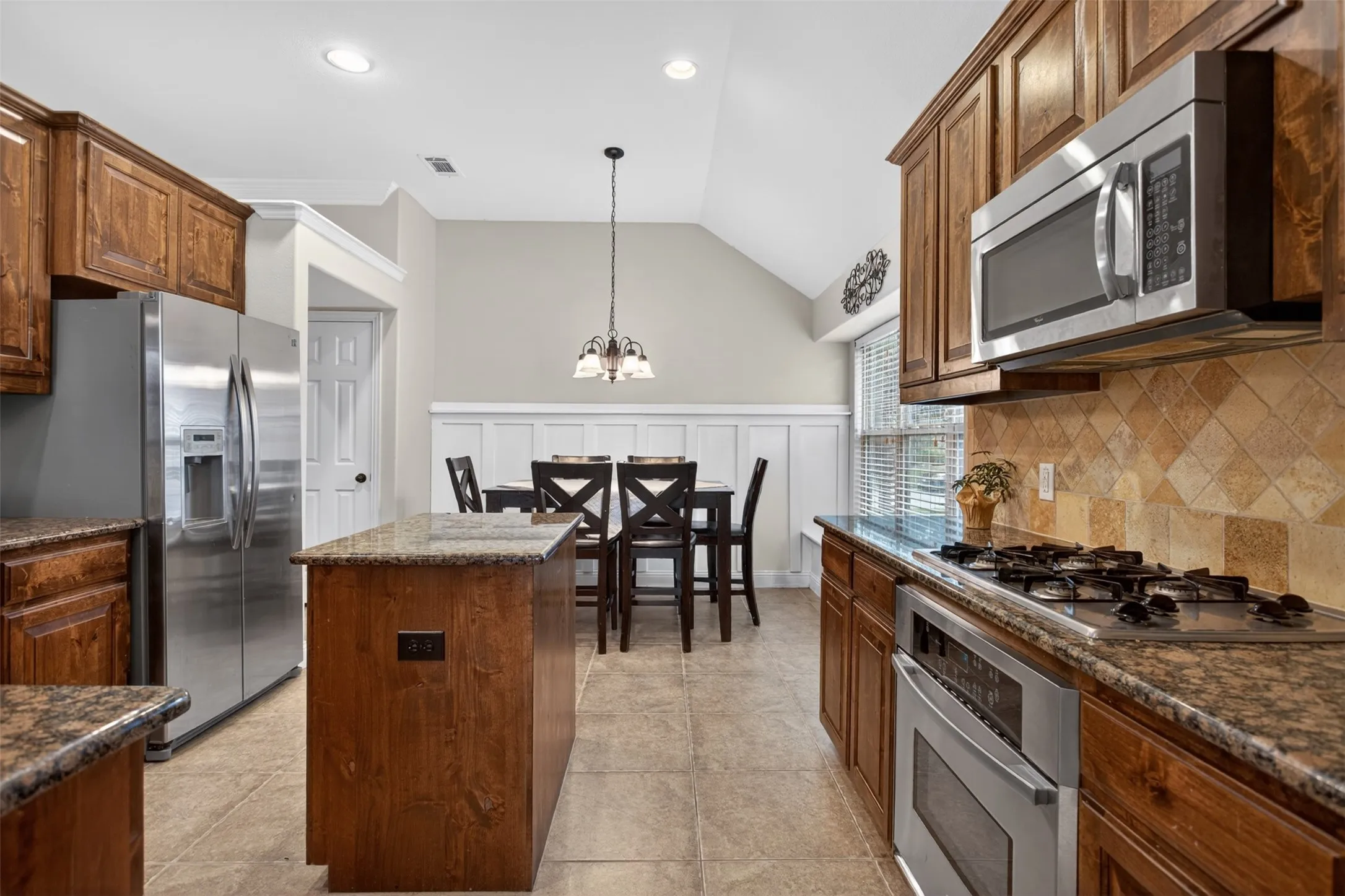 Single Family Residence For Sale in Kaufman County , 1013 Somerset Circle, Forney, Texas 75126, 3 Bedroom, 2 Bathroom, 2 Garage spaces, 1,855 Sqft, built in 2011, mls#21285035, Real Estate Agent in Forney, Homes For Sale in Kaufman county, Homes For Sale in Forney, Realtor in Forney Texas, Real Estate Brokerage Independent Realty Texas, Luminita Cordes Realtor
