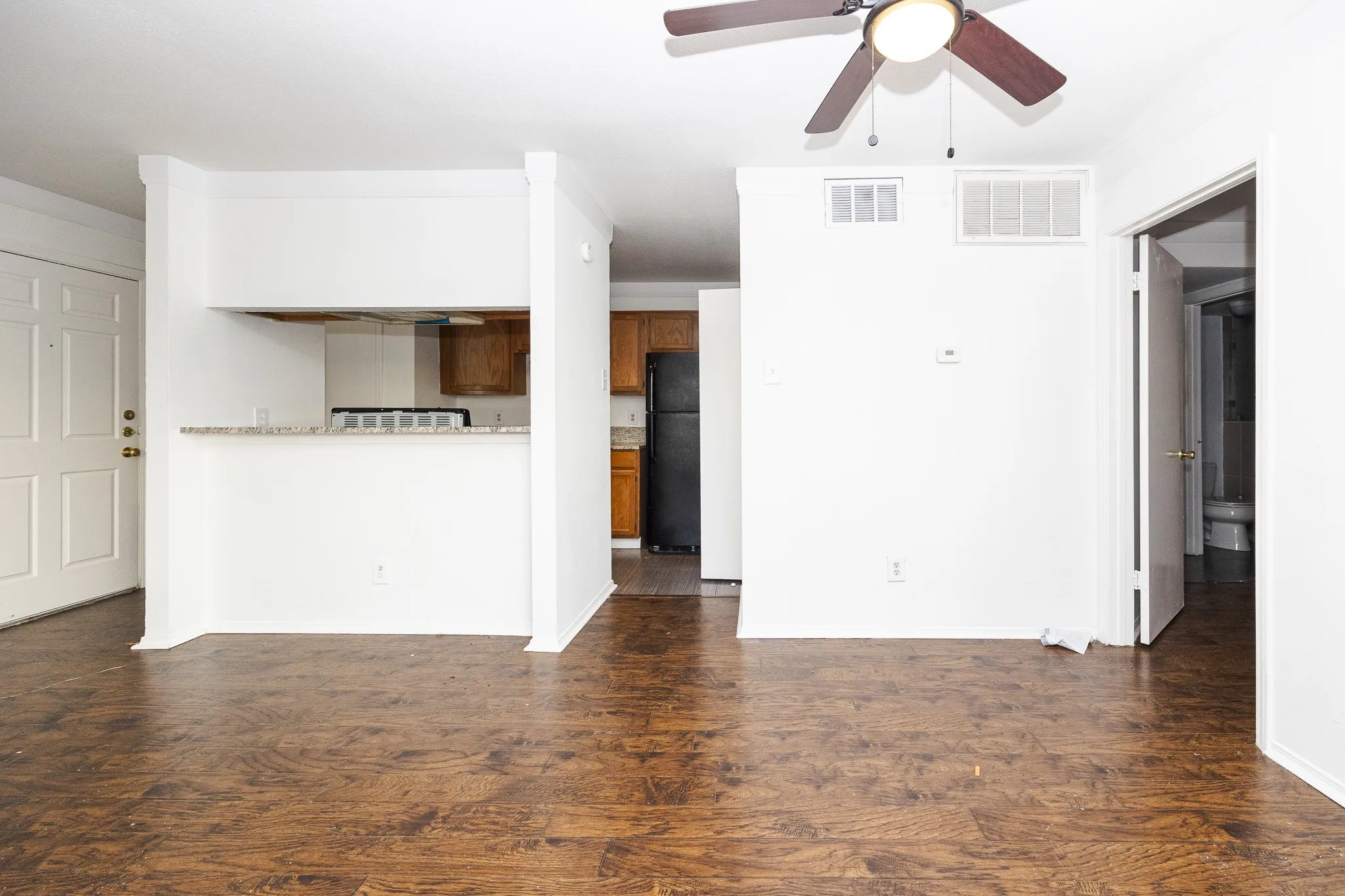 Condominium For Rent in Collin County , 18333 Roehampton Drive 825, Dallas, Texas 75252, 1 Bedroom, 1 Bathroom, Garage spaces, 584 Sqft, built in 1985, mls#21285632, Real Estate Agent in Dallas, Homes For Rent in Collin county, Homes For Rent in Dallas, Realtor in Dallas Texas, Real Estate Brokerage Independent Realty Texas, Luminita Cordes Realtor