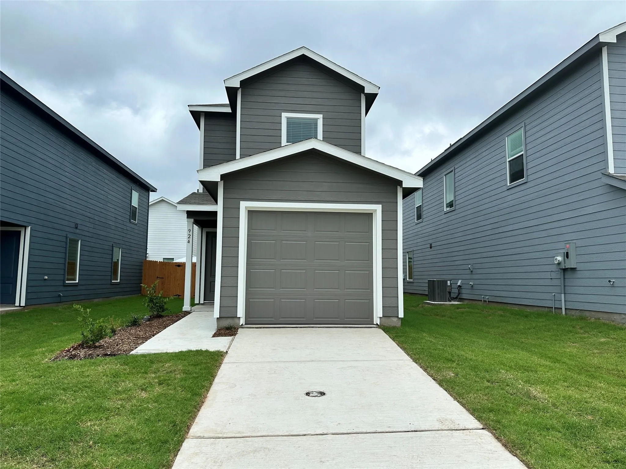 Single Family Residence For Rent in Collin County , 924 Sandhill Crane Lane, Princeton, Texas 75407, 3 Bedroom, 3 Bathroom, 1 Garage spaces, 1,360 Sqft, built in 2025, mls#21285729, Real Estate Agent in Princeton, Homes For Rent in Collin county, Homes For Rent in Princeton, Realtor in Princeton Texas, Real Estate Brokerage Independent Realty Texas, Luminita Cordes Realtor