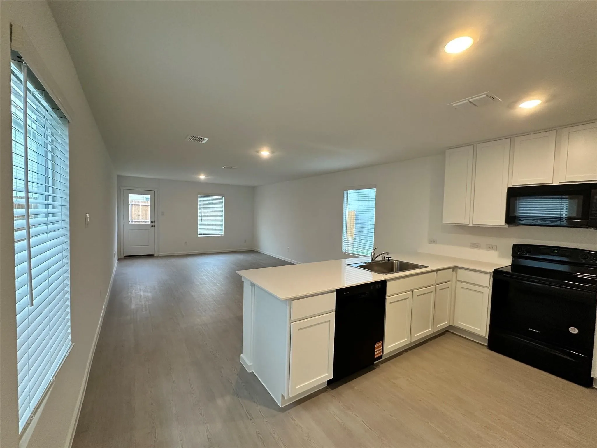 Single Family Residence For Rent in Collin County , 924 Sandhill Crane Lane, Princeton, Texas 75407, 3 Bedroom, 3 Bathroom, 1 Garage spaces, 1,360 Sqft, built in 2025, mls#21285729, Real Estate Agent in Princeton, Homes For Rent in Collin county, Homes For Rent in Princeton, Realtor in Princeton Texas, Real Estate Brokerage Independent Realty Texas, Luminita Cordes Realtor