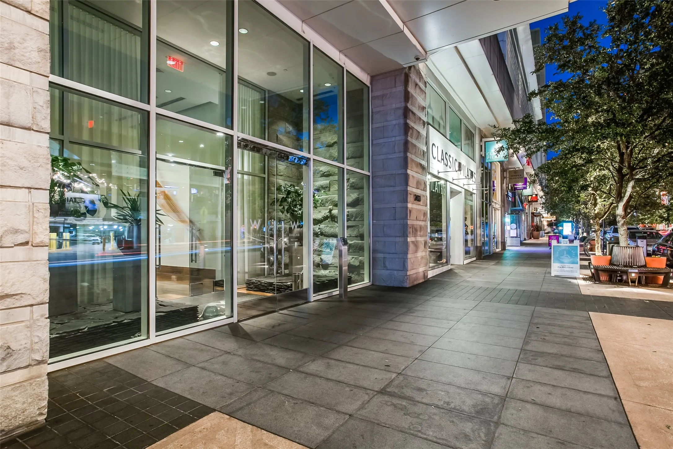 Condominium For Sale in Dallas County , 2408 Victory Park Lane 939, Dallas, Texas 75219, 2 Bedroom, 3 Bathroom, 2 Garage spaces, 1,759 Sqft, built in 2005, mls#21285615, Real Estate Agent in Dallas, Homes For Sale in Dallas county, Homes For Sale in Dallas, Realtor in Dallas Texas, Real Estate Brokerage Independent Realty Texas, Luminita Cordes Realtor
