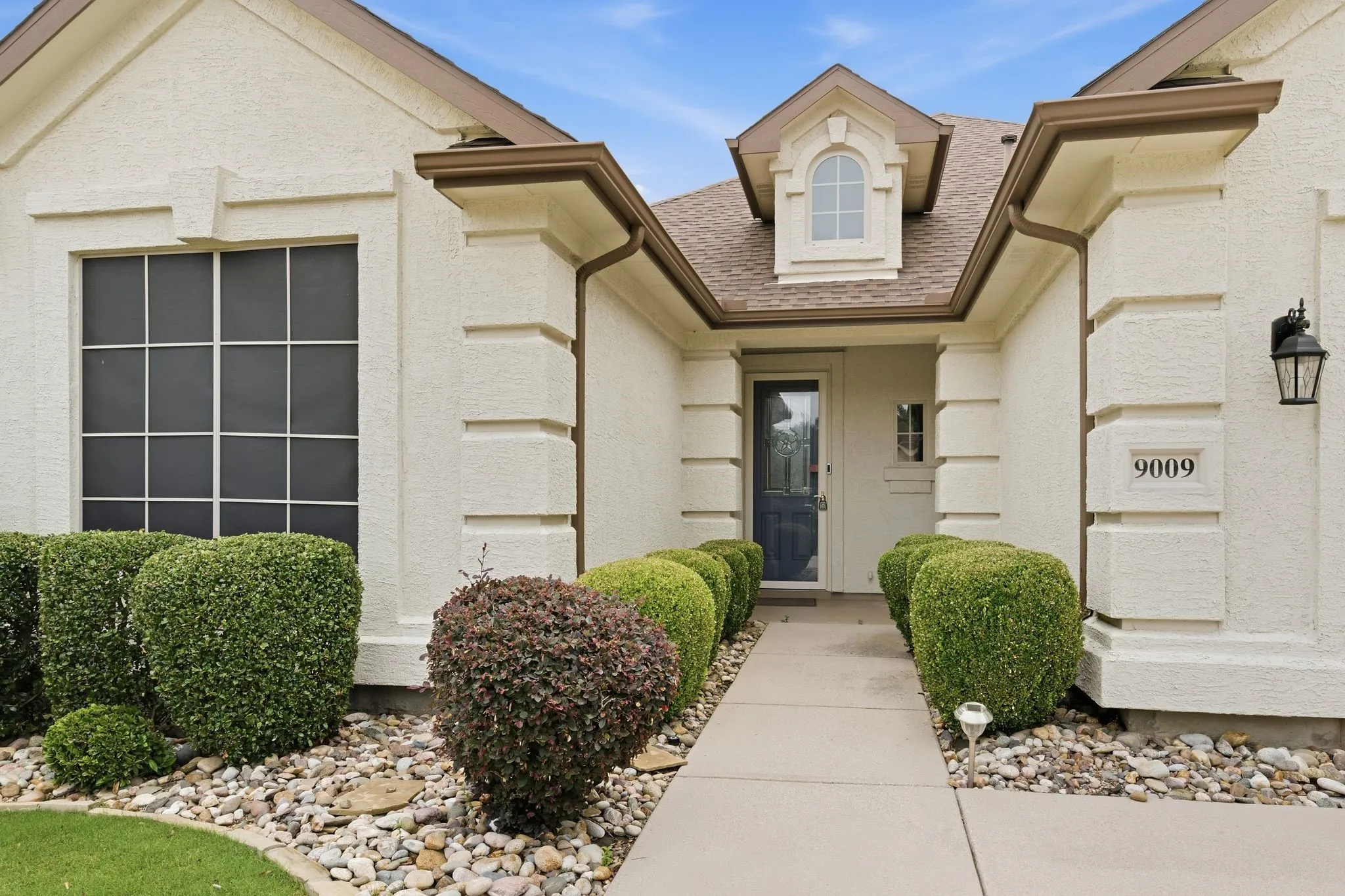 Single Family Residence For Sale in Denton County , 9009 Perimeter Street, Denton, Texas 76207, 2 Bedroom, 2 Bathroom, 2 Garage spaces, 1,851 Sqft, built in 2007, mls#21282373, Real Estate Agent in Denton, Homes For Sale in Denton county, Homes For Sale in Denton, Realtor in Denton Texas, Real Estate Brokerage Independent Realty Texas, Luminita Cordes Realtor