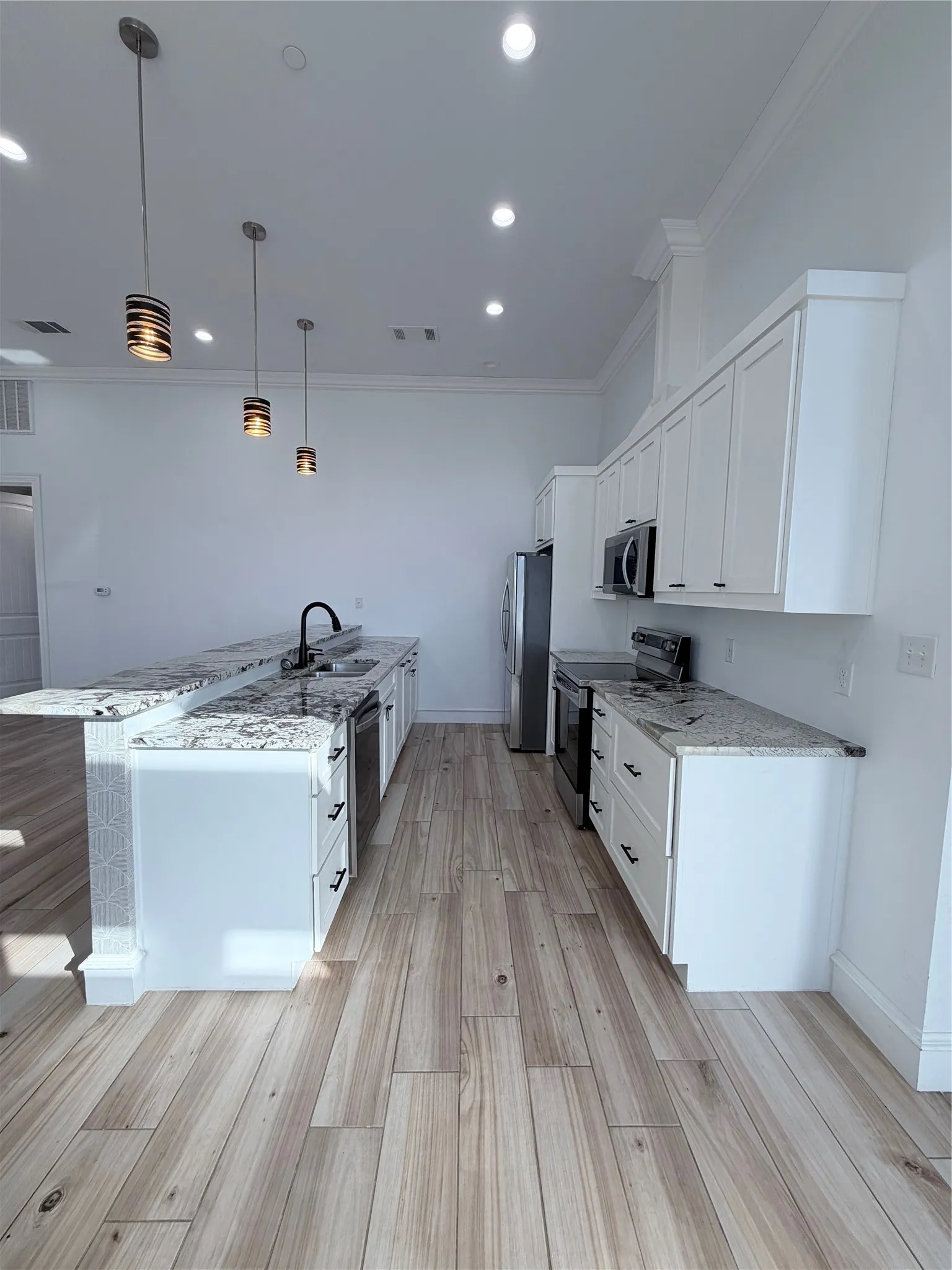 Condominium For Sale in Denton County , 11351 Hilltop #101 Road, Argyle, Texas 76226, 3 Bedroom, 3 Bathroom, Garage spaces, 1,934 Sqft, built in 2002, Price $342,000, mls#21285740, Real Estate Agent in Argyle, Homes For Sale in Denton county, Homes For Sale in Argyle, Realtor in Argyle Texas, Real Estate Brokerage Independent Realty Texas, Luminita Cordes Realtor