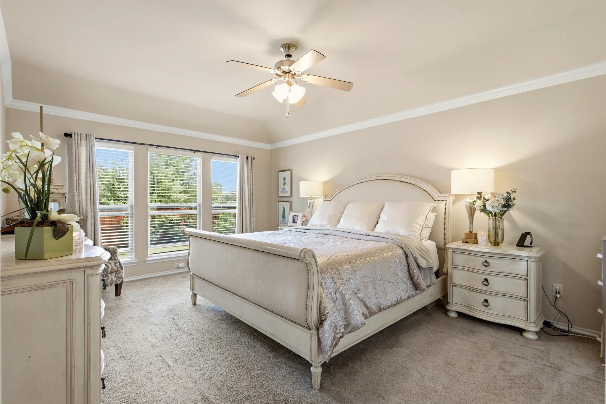 Lovely primary bedroom