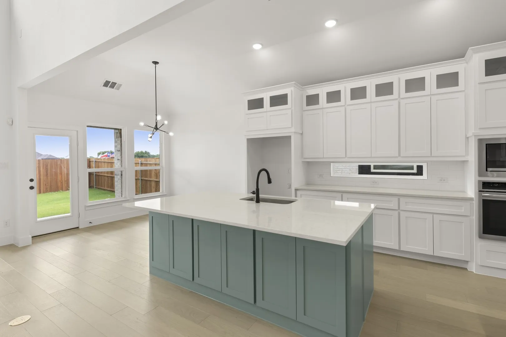 10. 1104 Branching - Kitchen (3)