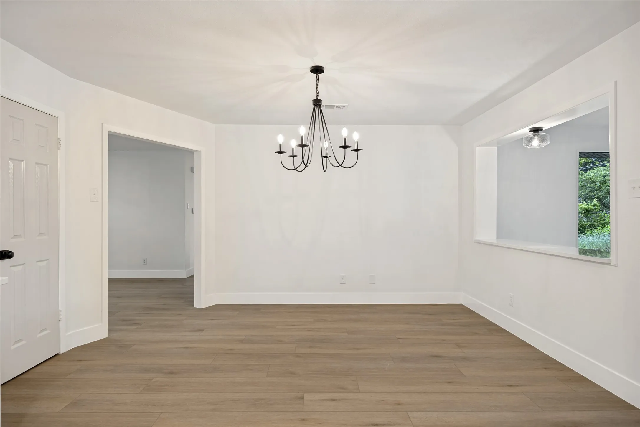 Single Family Residence For Sale in Dallas County , 1310 Carroll Drive, Garland, Texas 75041, 3 Bedroom, 2 Bathroom, Garage spaces, 1,825 Sqft, built in 1962, mls#21285775, Real Estate Agent in Garland, Homes For Sale in Dallas county, Homes For Sale in Garland, Realtor in Garland Texas, Real Estate Brokerage Independent Realty Texas, Luminita Cordes Realtor