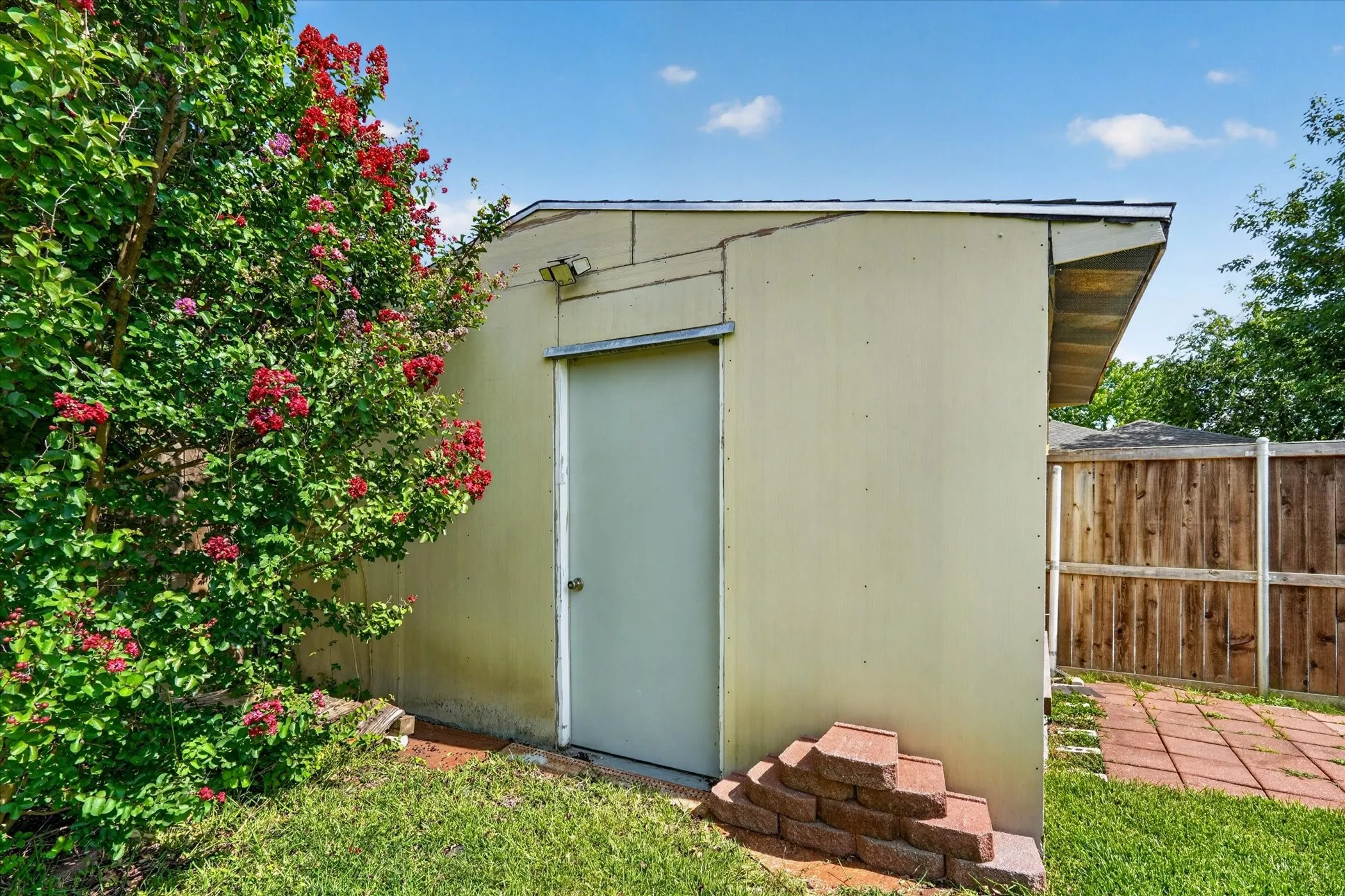 Storage building for all your tools and extras