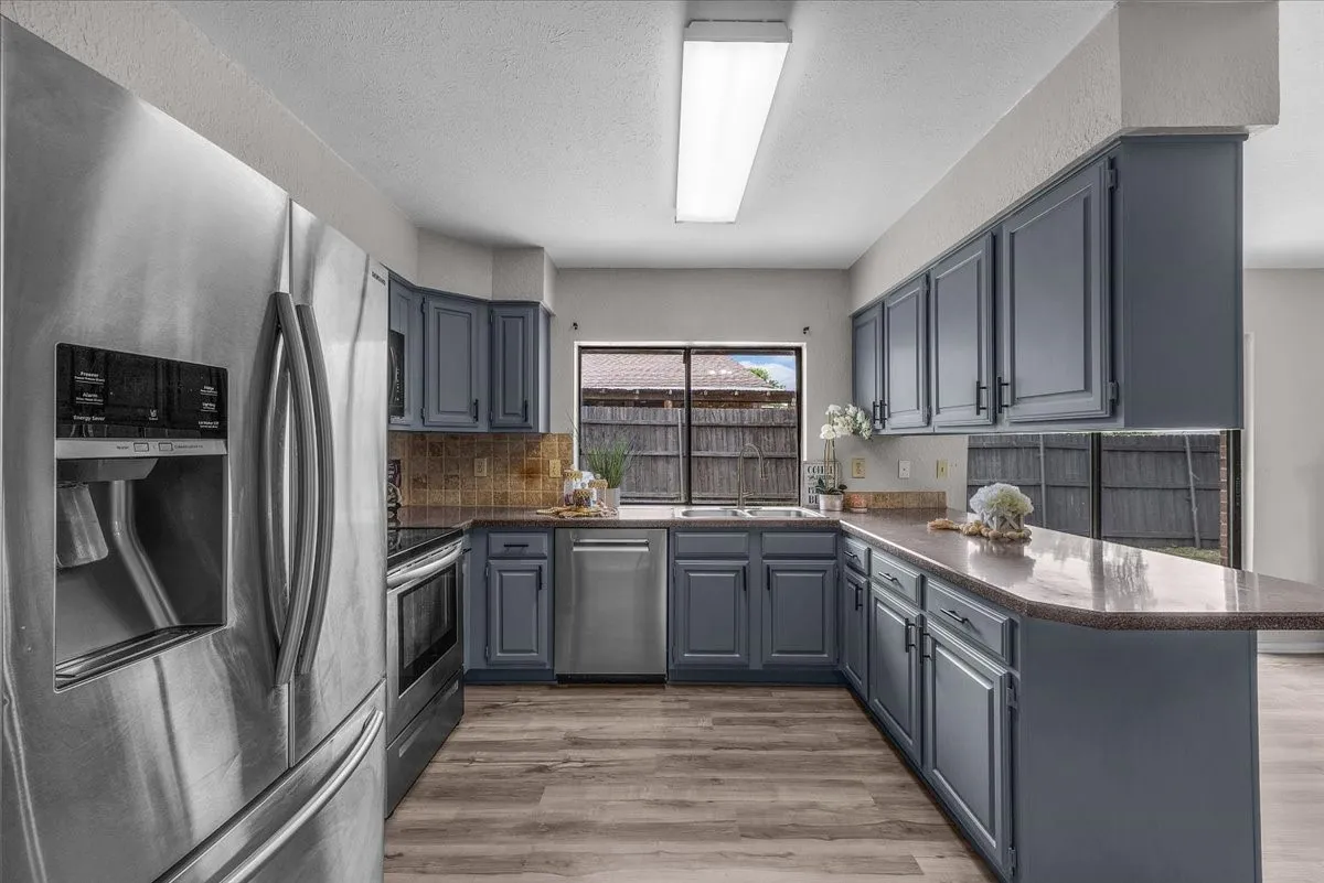 Single Family Residence For Sale in Denton County , 3120 Mayfair Drive, Carrollton, Texas 75007, 3 Bedroom, 2 Bathroom, 2 Garage spaces, 1,645 Sqft, built in 1980, mls#21284593, Real Estate Agent in Carrollton, Homes For Sale in Denton county, Homes For Sale in Carrollton, Realtor in Carrollton Texas, Real Estate Brokerage Independent Realty Texas, Luminita Cordes Realtor