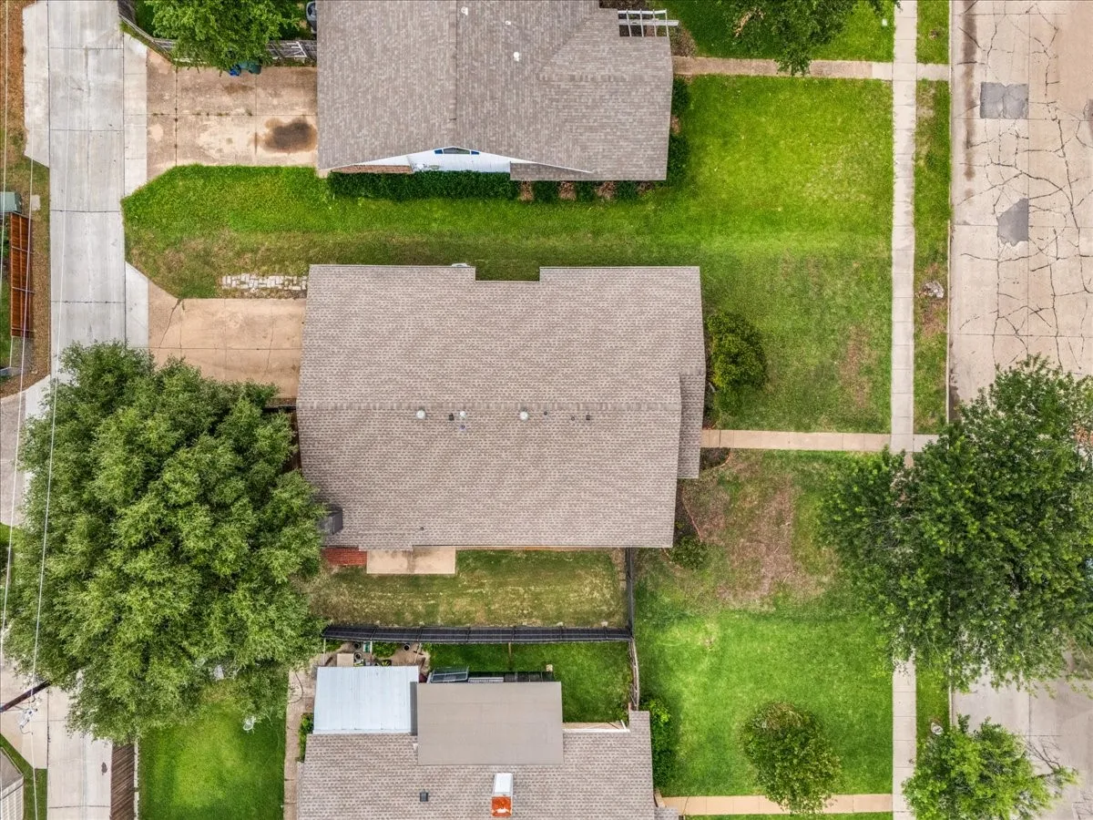Single Family Residence For Sale in Denton County , 3120 Mayfair Drive, Carrollton, Texas 75007, 3 Bedroom, 2 Bathroom, 2 Garage spaces, 1,645 Sqft, built in 1980, mls#21284593, Real Estate Agent in Carrollton, Homes For Sale in Denton county, Homes For Sale in Carrollton, Realtor in Carrollton Texas, Real Estate Brokerage Independent Realty Texas, Luminita Cordes Realtor