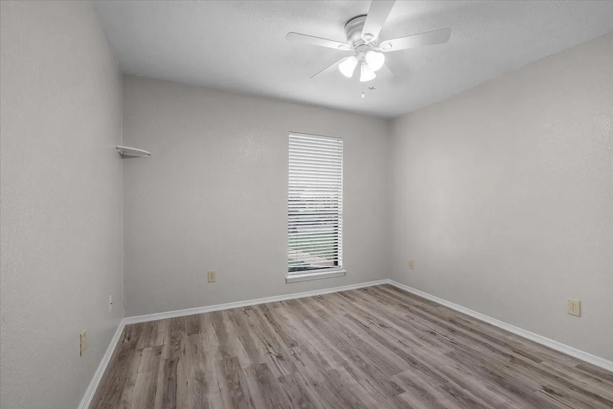 Single Family Residence For Sale in Denton County , 3120 Mayfair Drive, Carrollton, Texas 75007, 3 Bedroom, 2 Bathroom, 2 Garage spaces, 1,645 Sqft, built in 1980, mls#21284593, Real Estate Agent in Carrollton, Homes For Sale in Denton county, Homes For Sale in Carrollton, Realtor in Carrollton Texas, Real Estate Brokerage Independent Realty Texas, Luminita Cordes Realtor